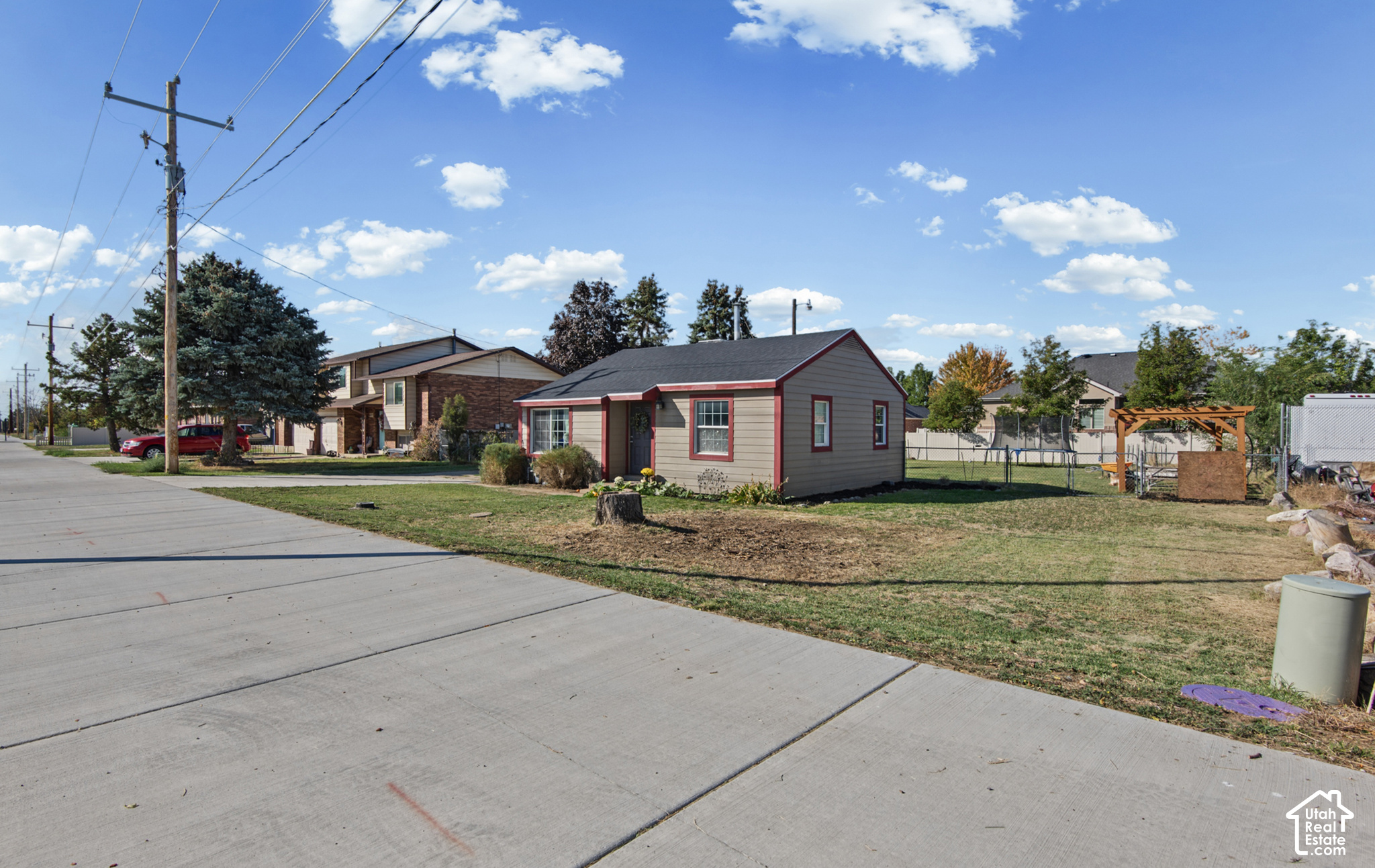 main property photo 40
