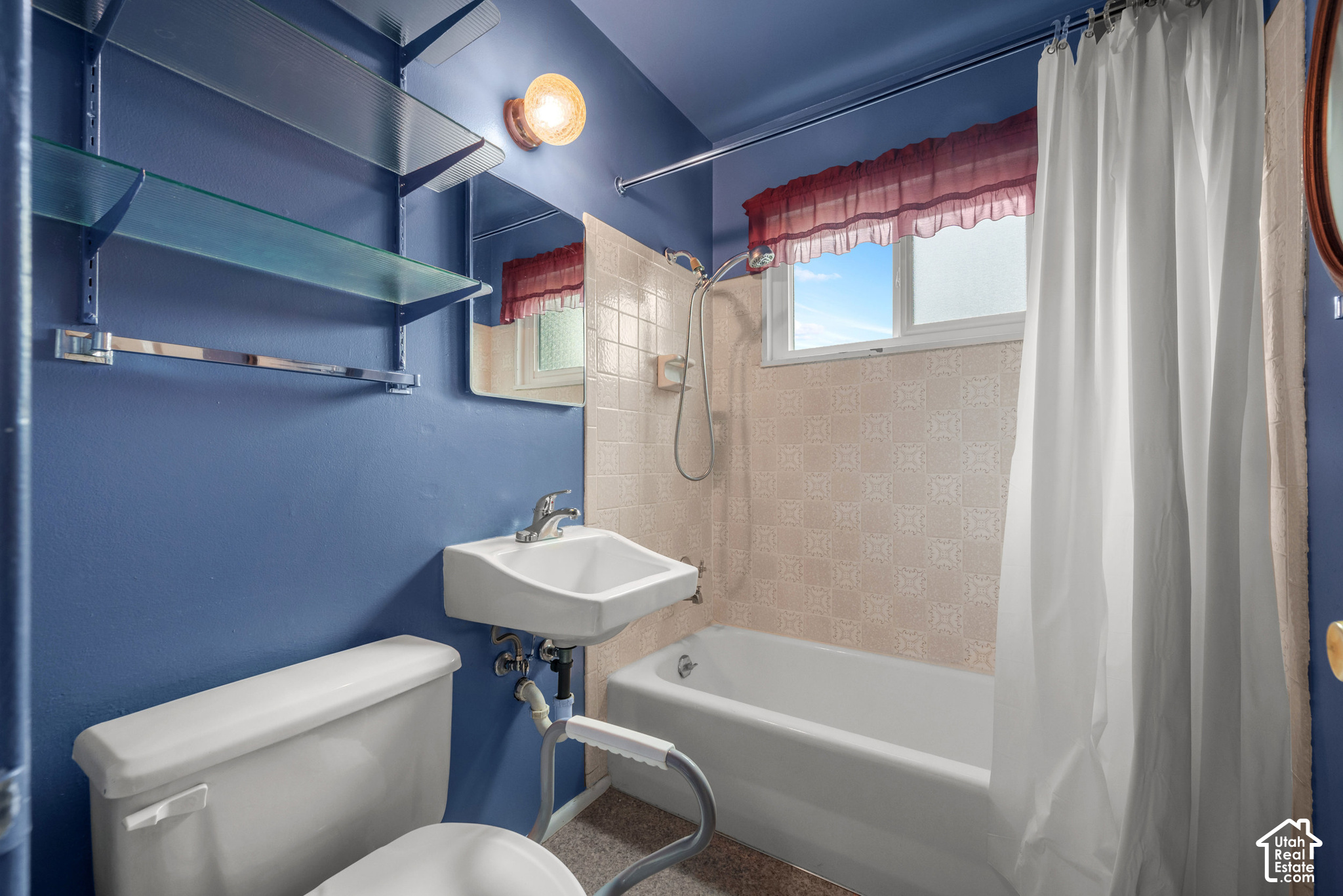 main property photo 16