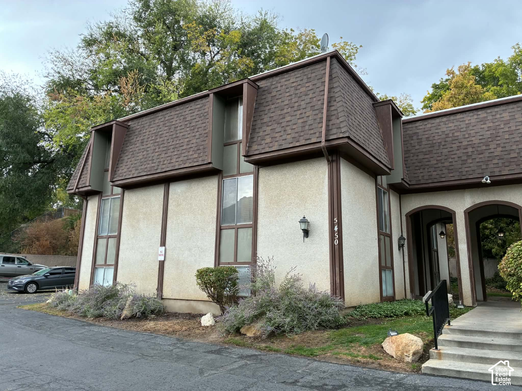 main property photo 0