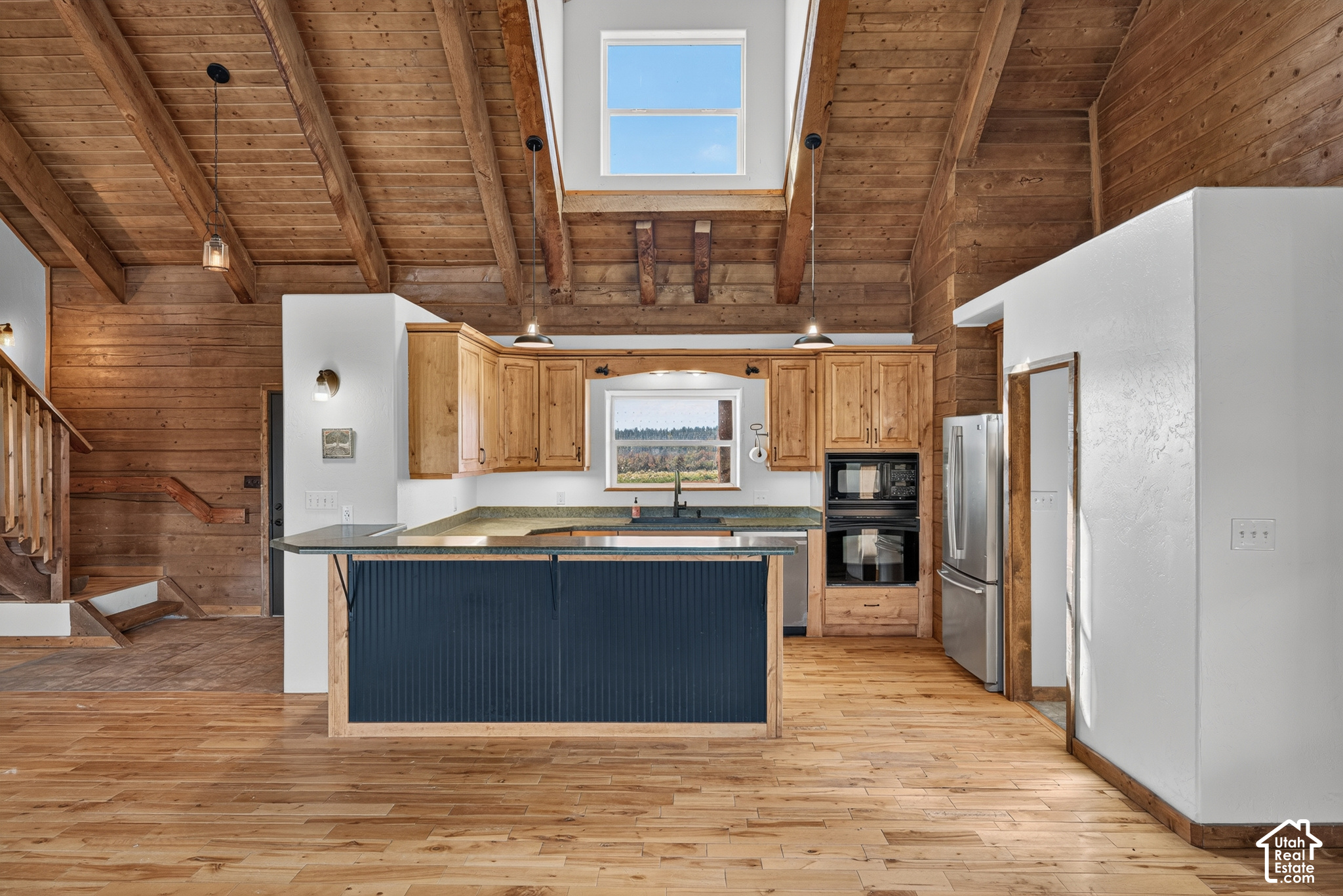 main property photo 16