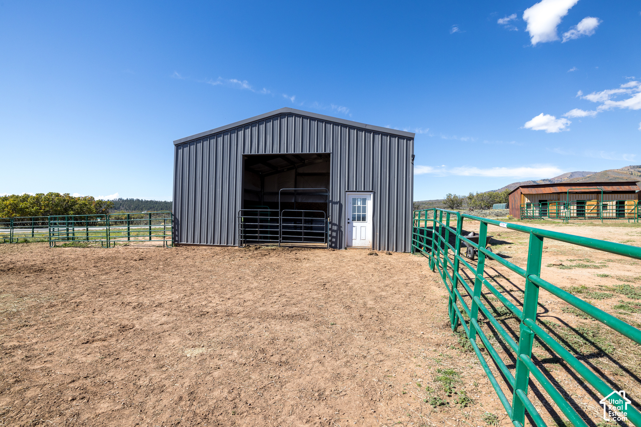 main property photo 32
