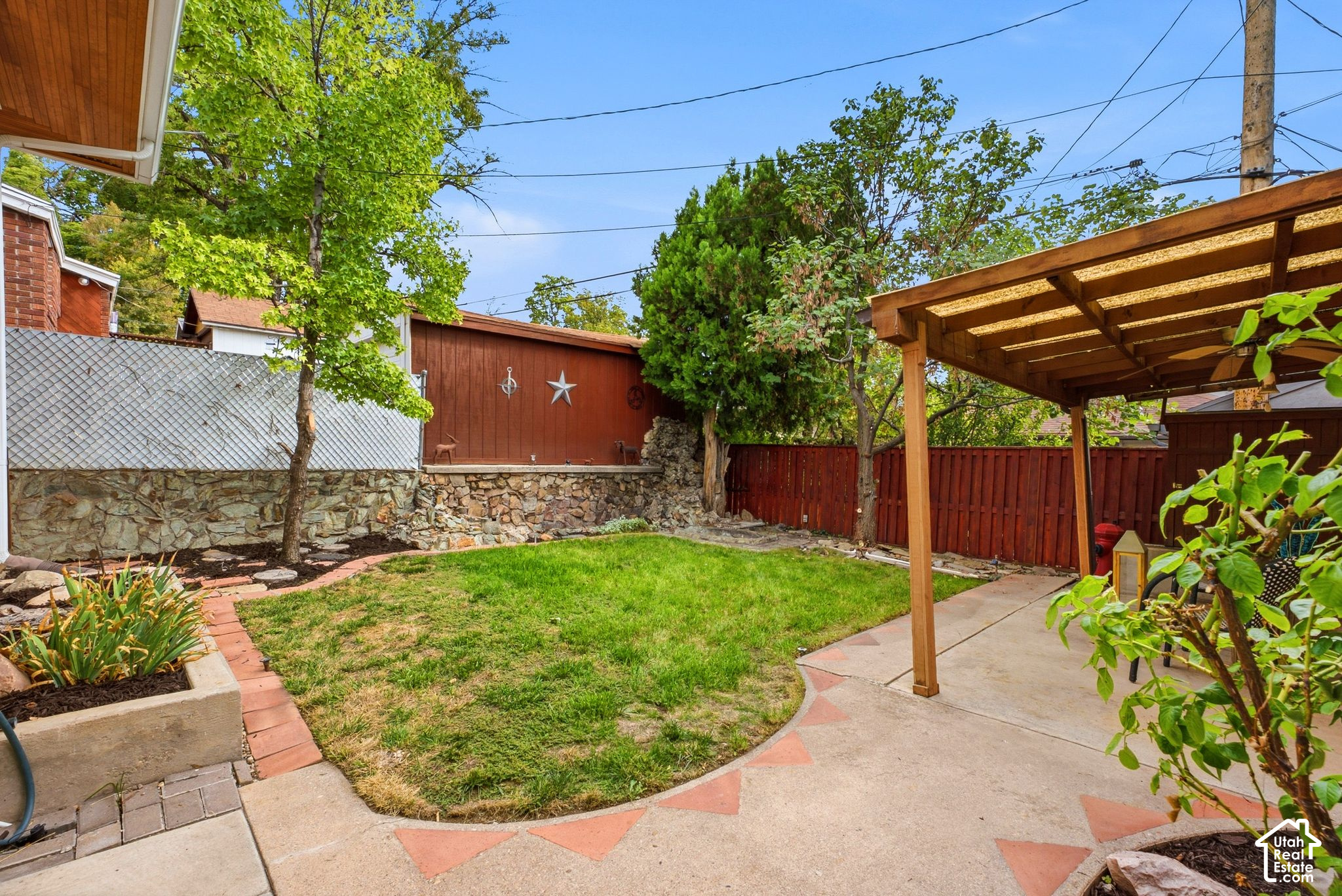 main property photo 38