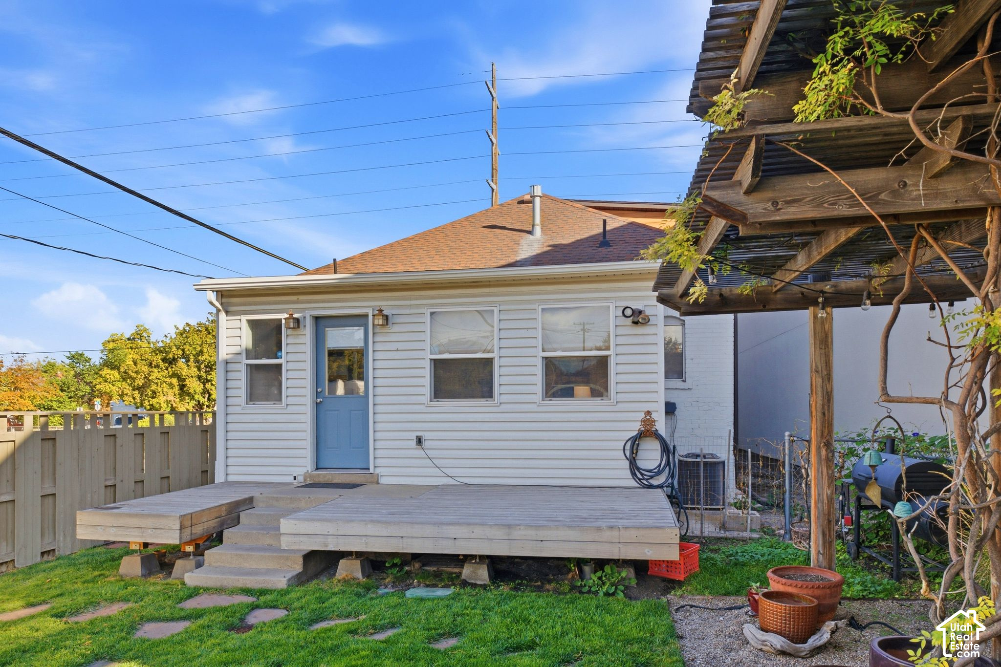 main property photo 25