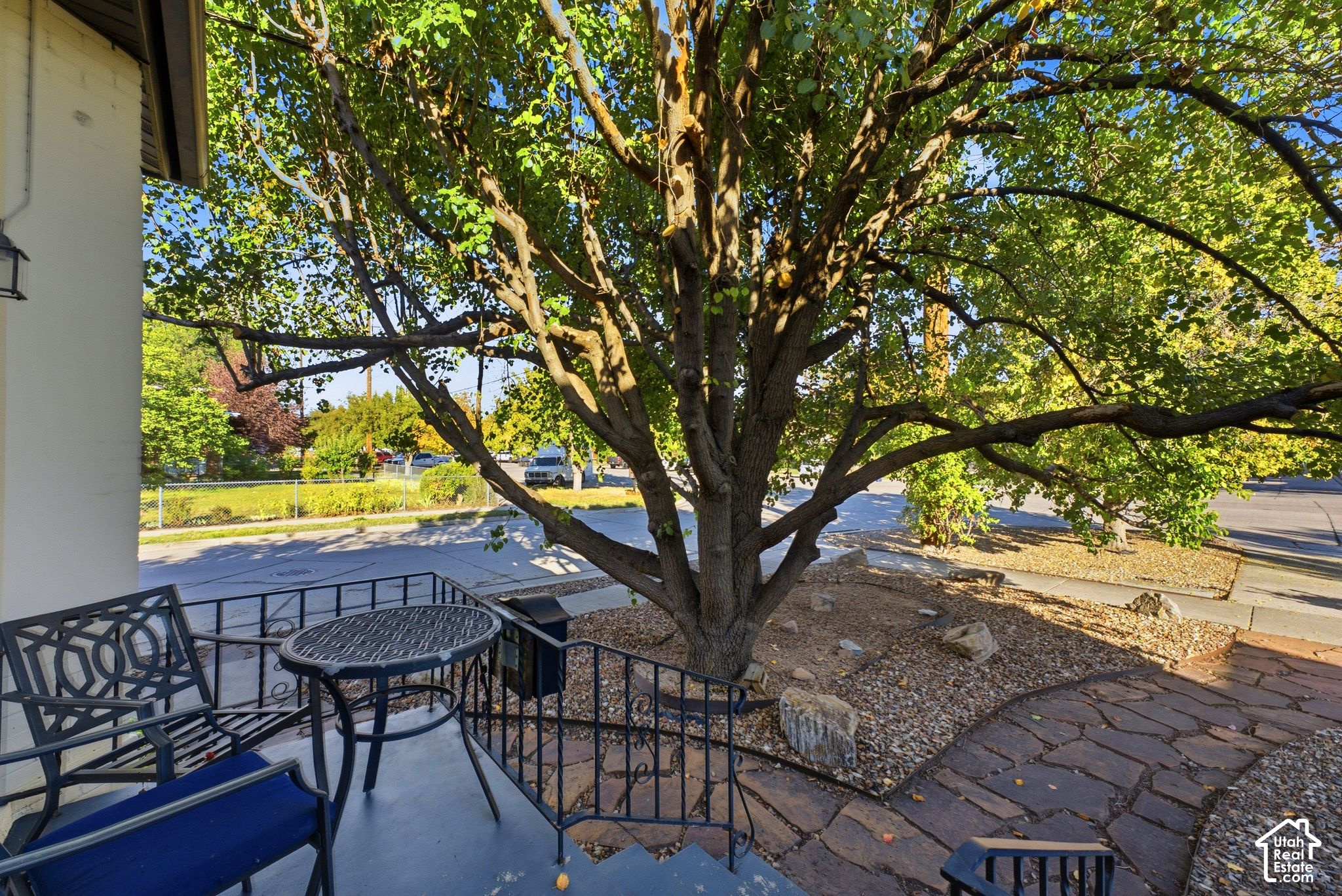 main property photo 28
