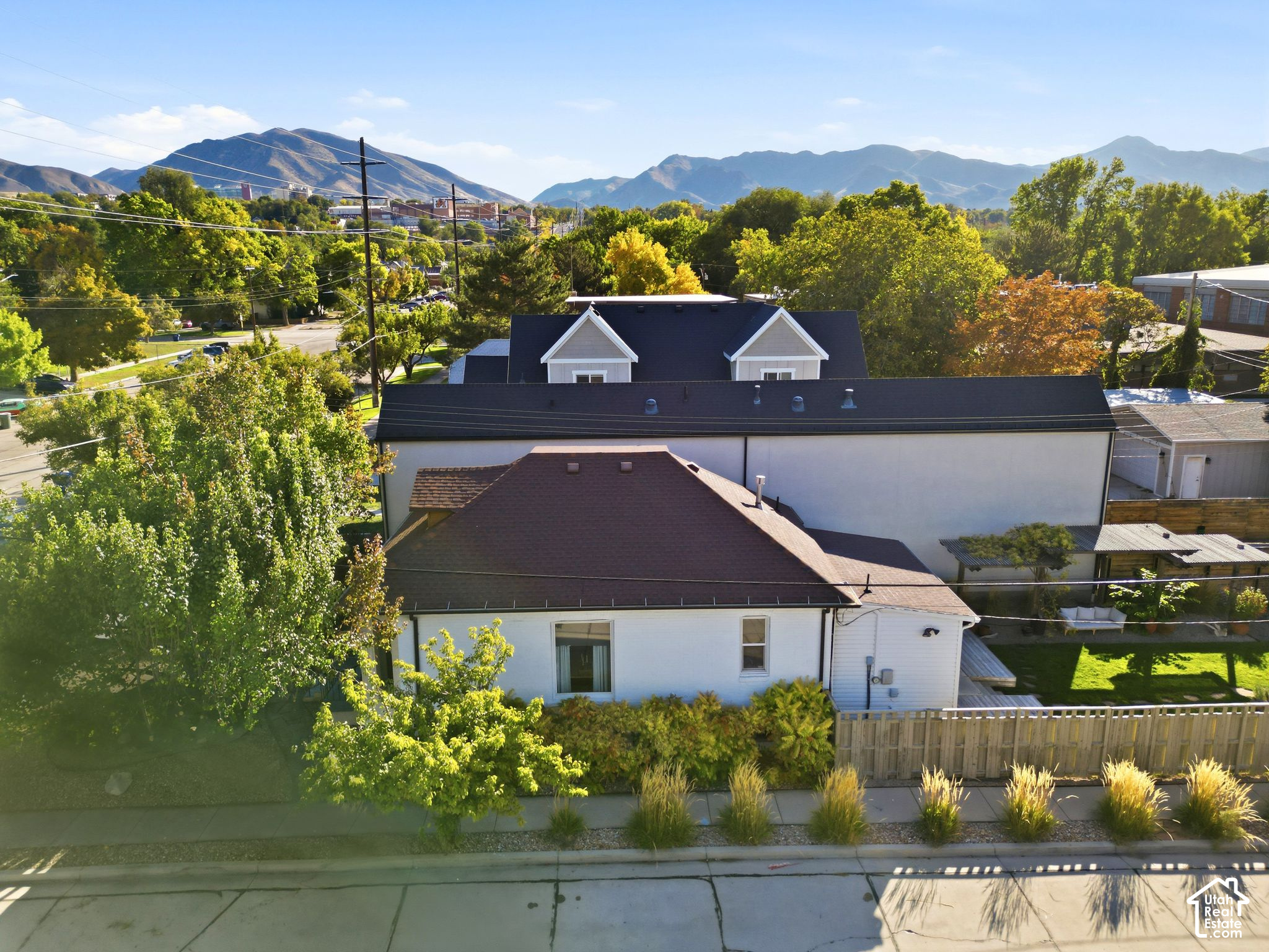 main property photo 35