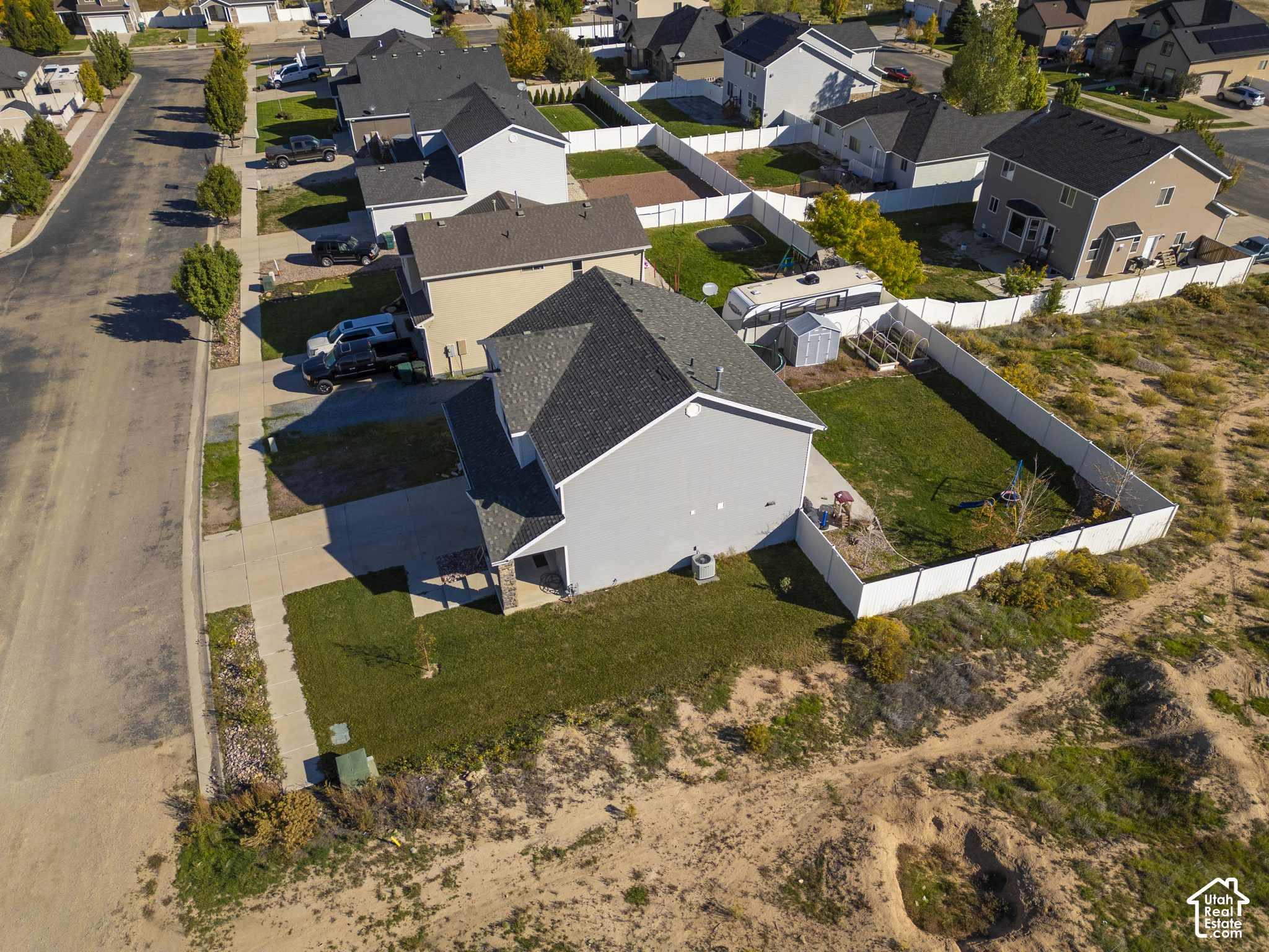 main property photo 37