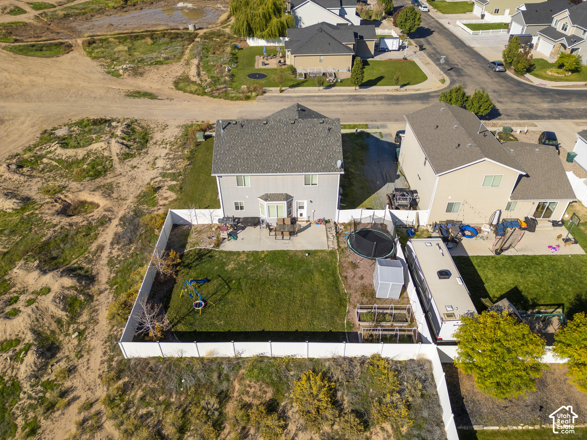 main property photo 40