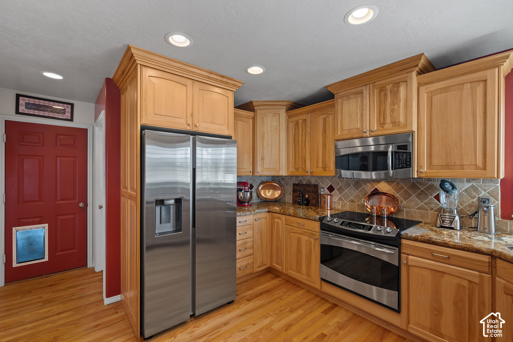 main property photo 12