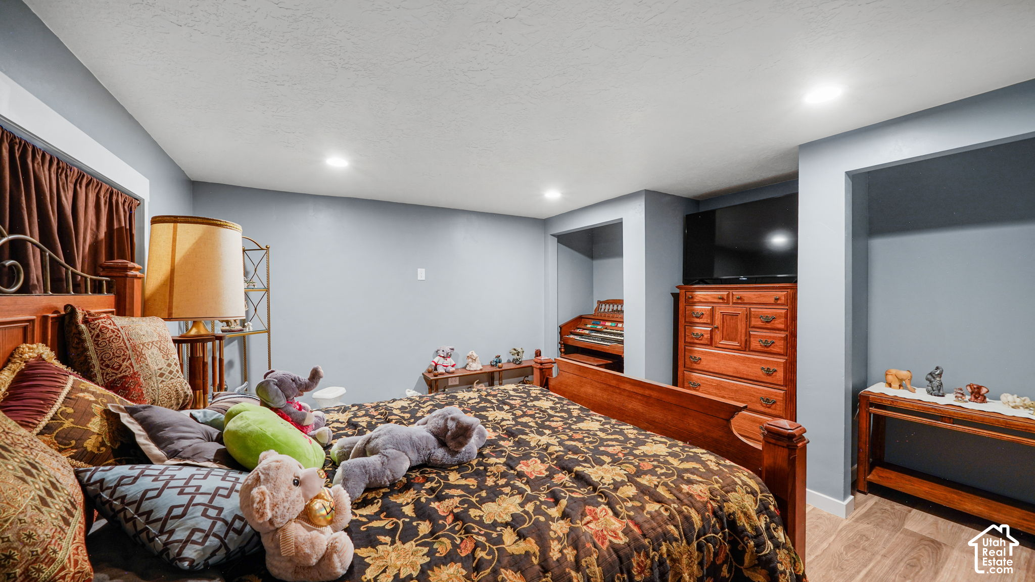 main property photo 31