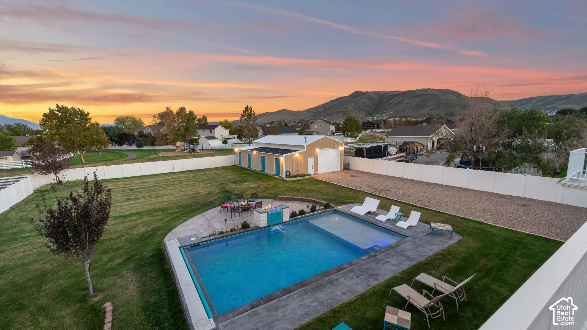 main property photo 45