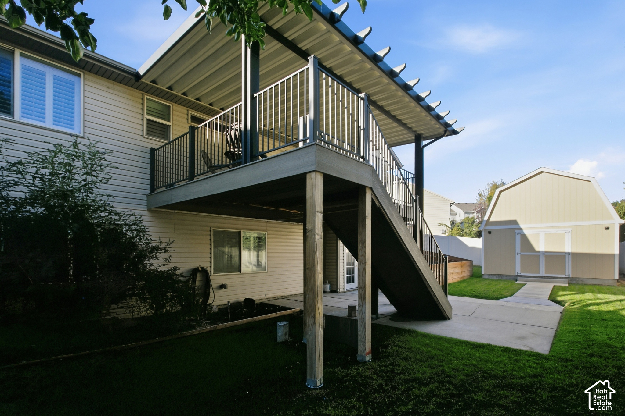 main property photo 32