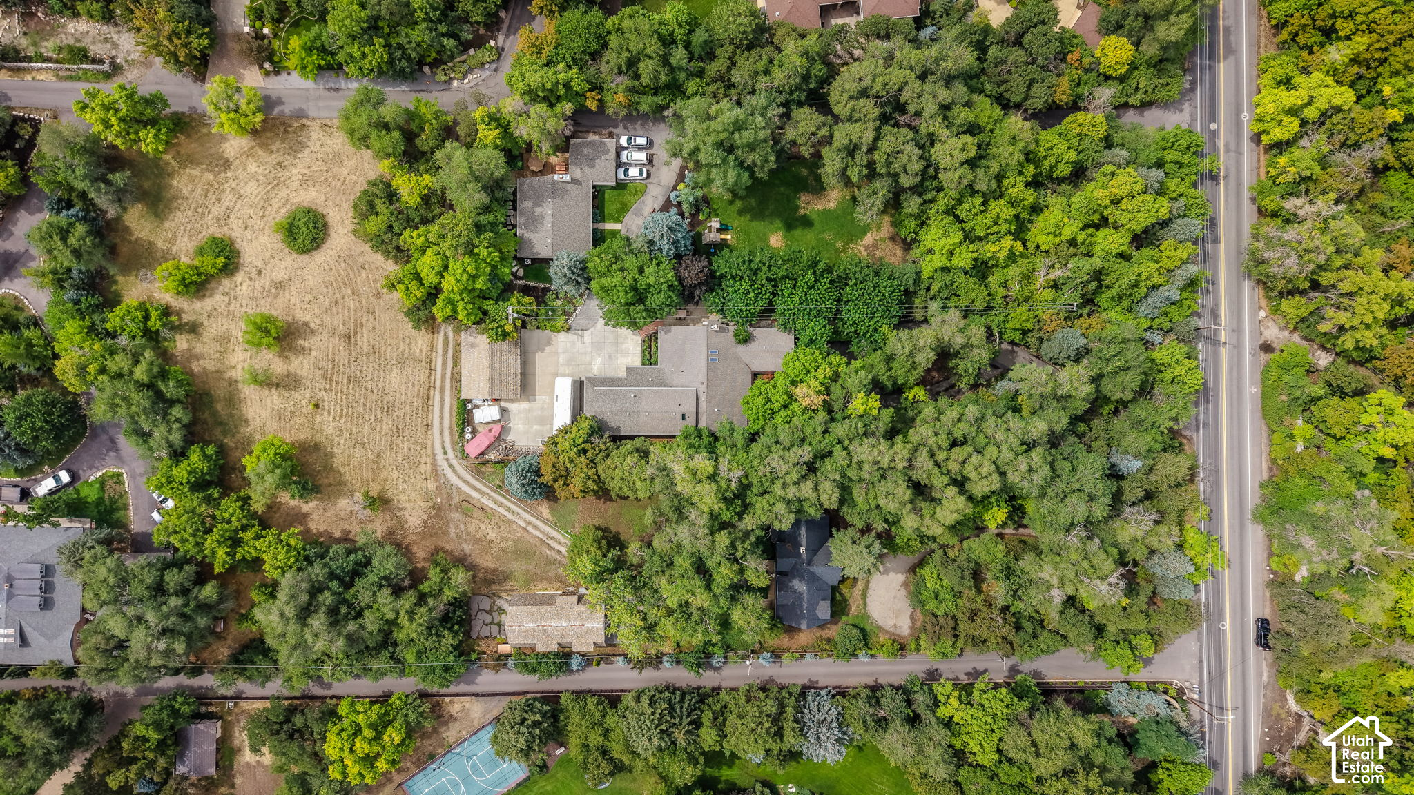 main property photo 40