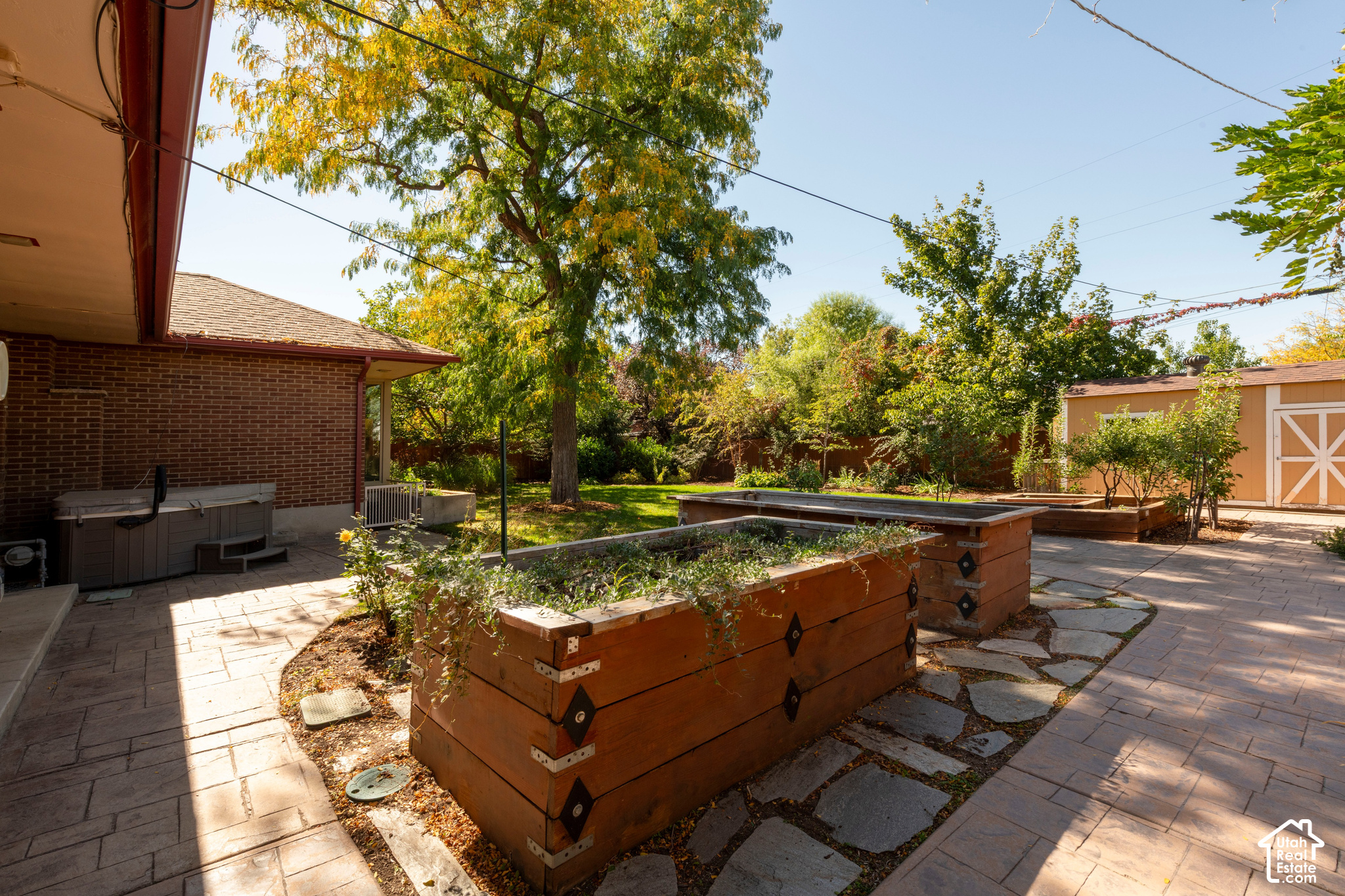 main property photo 33