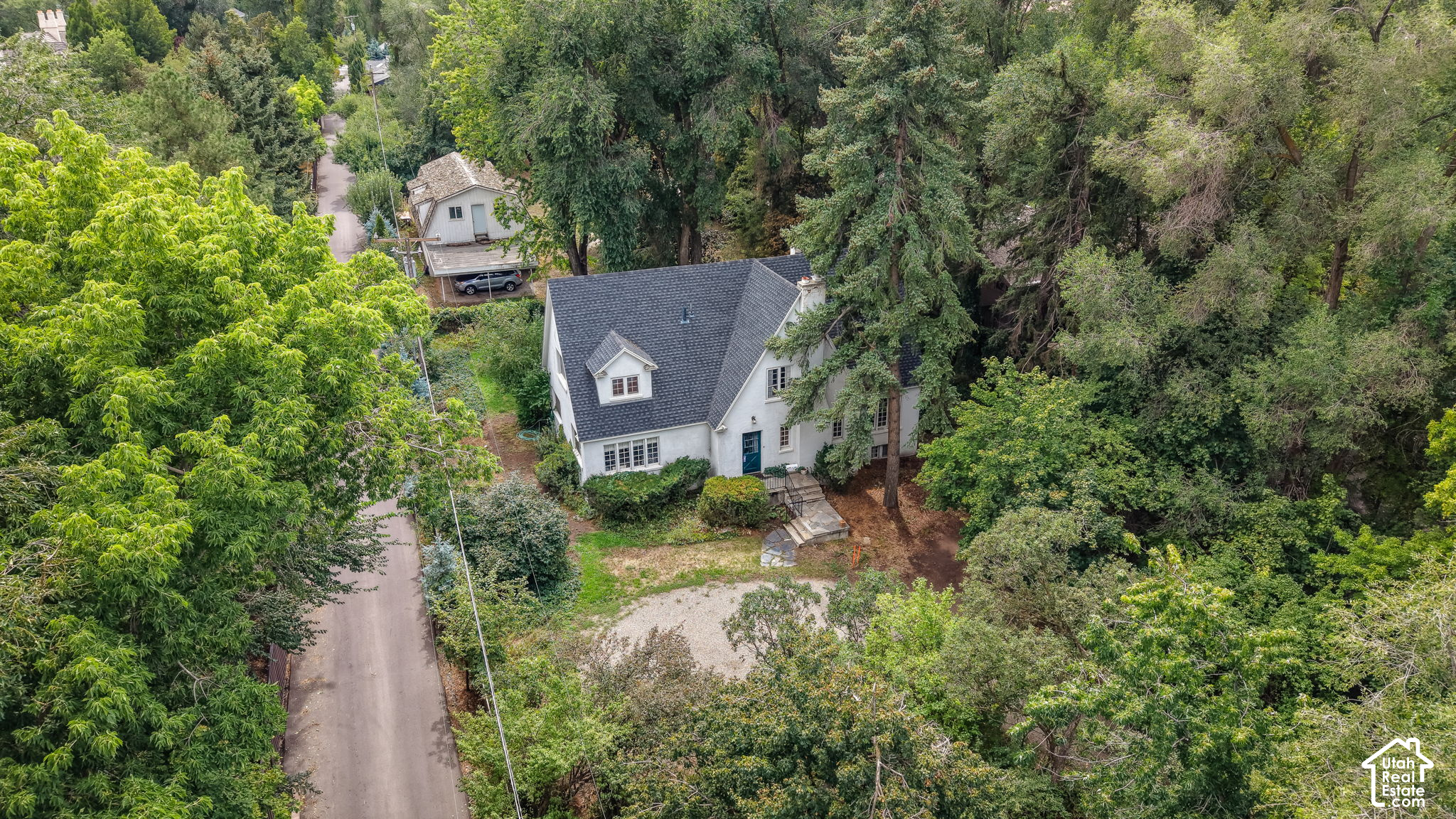 main property photo 30