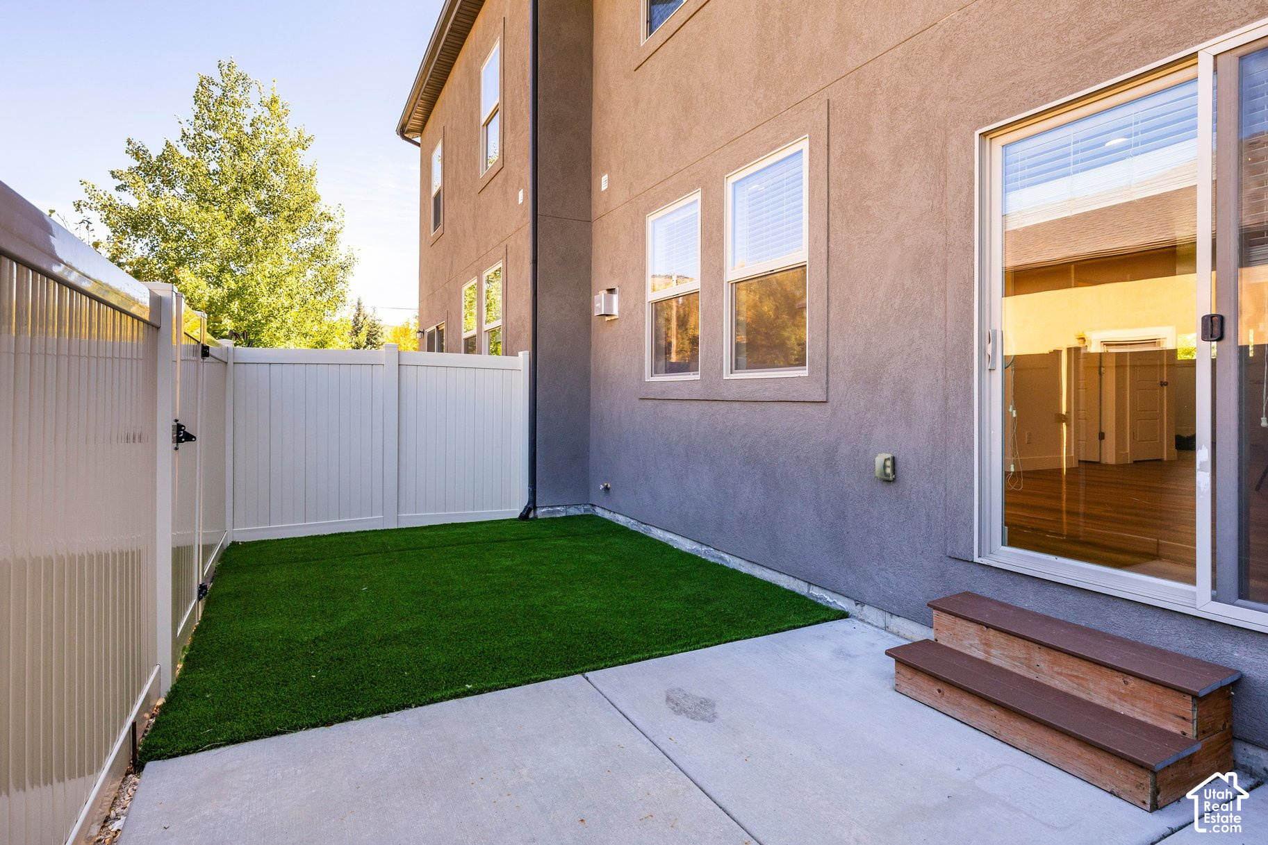 main property photo 10