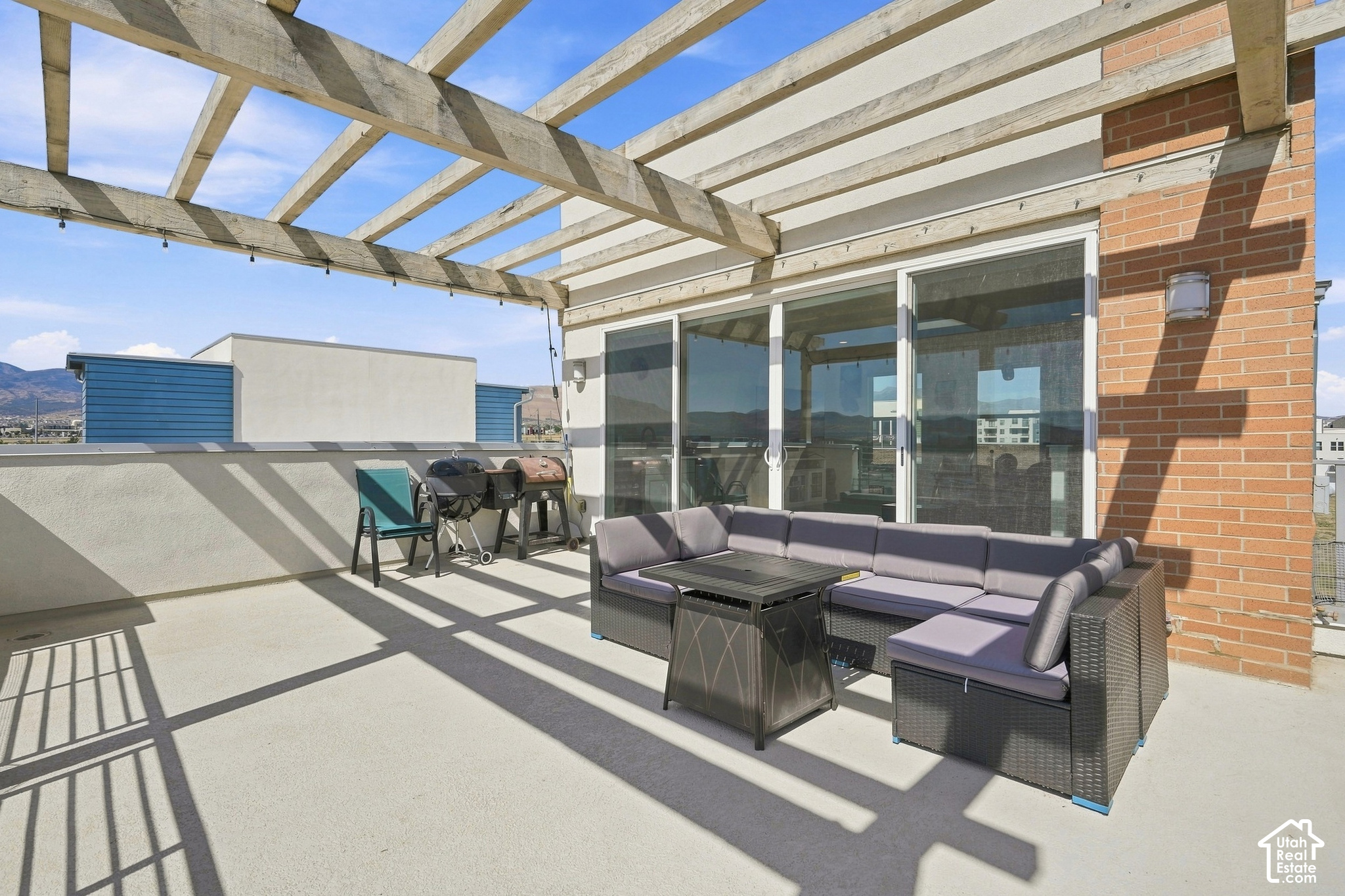 main property photo 31