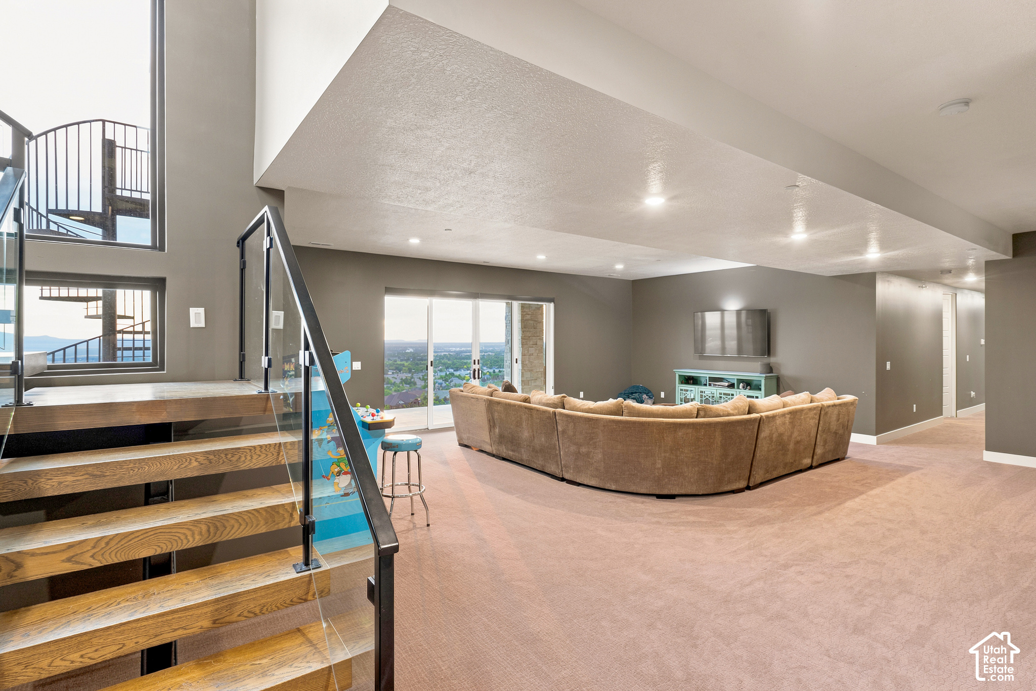 main property photo 79