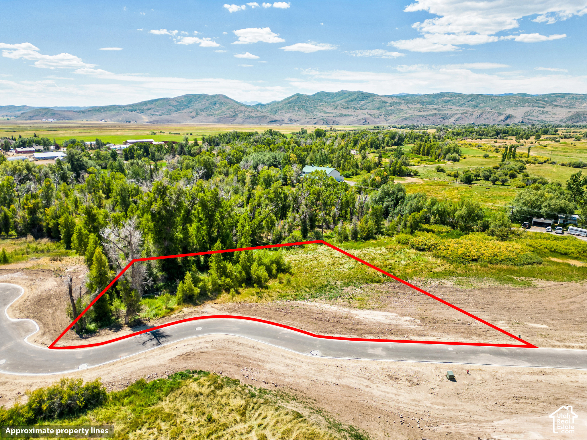 main property photo 8