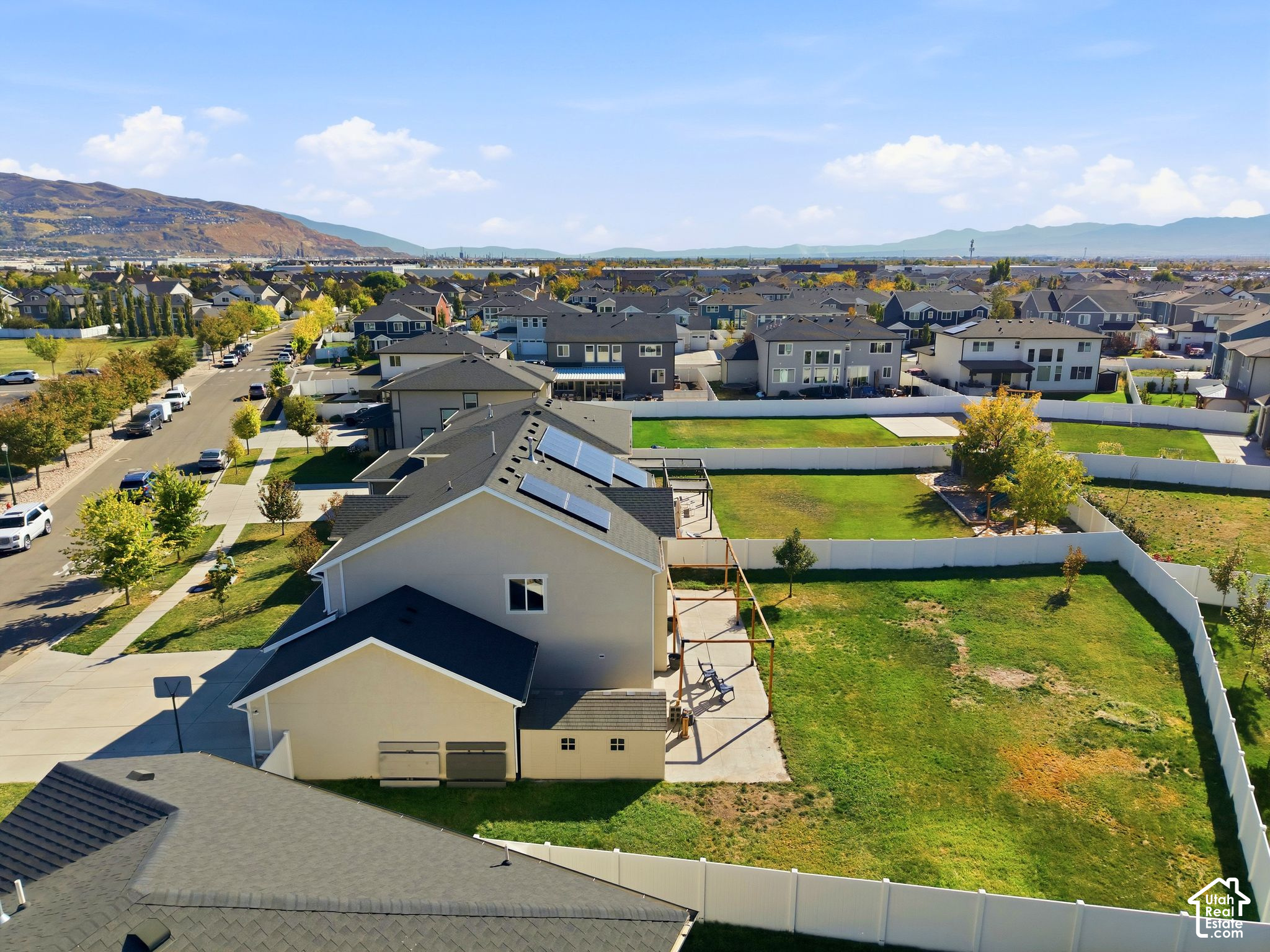 main property photo 34