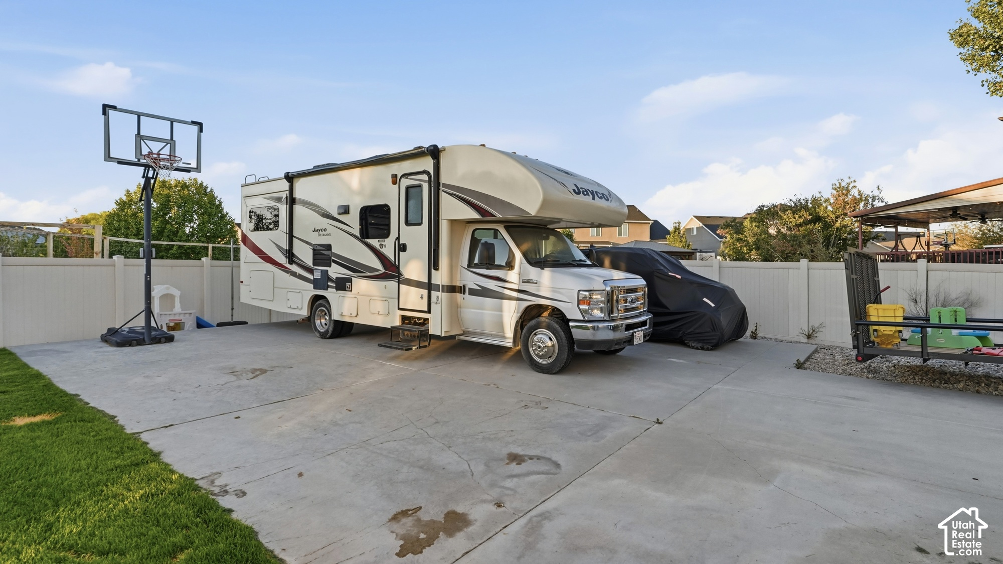 main property photo 34