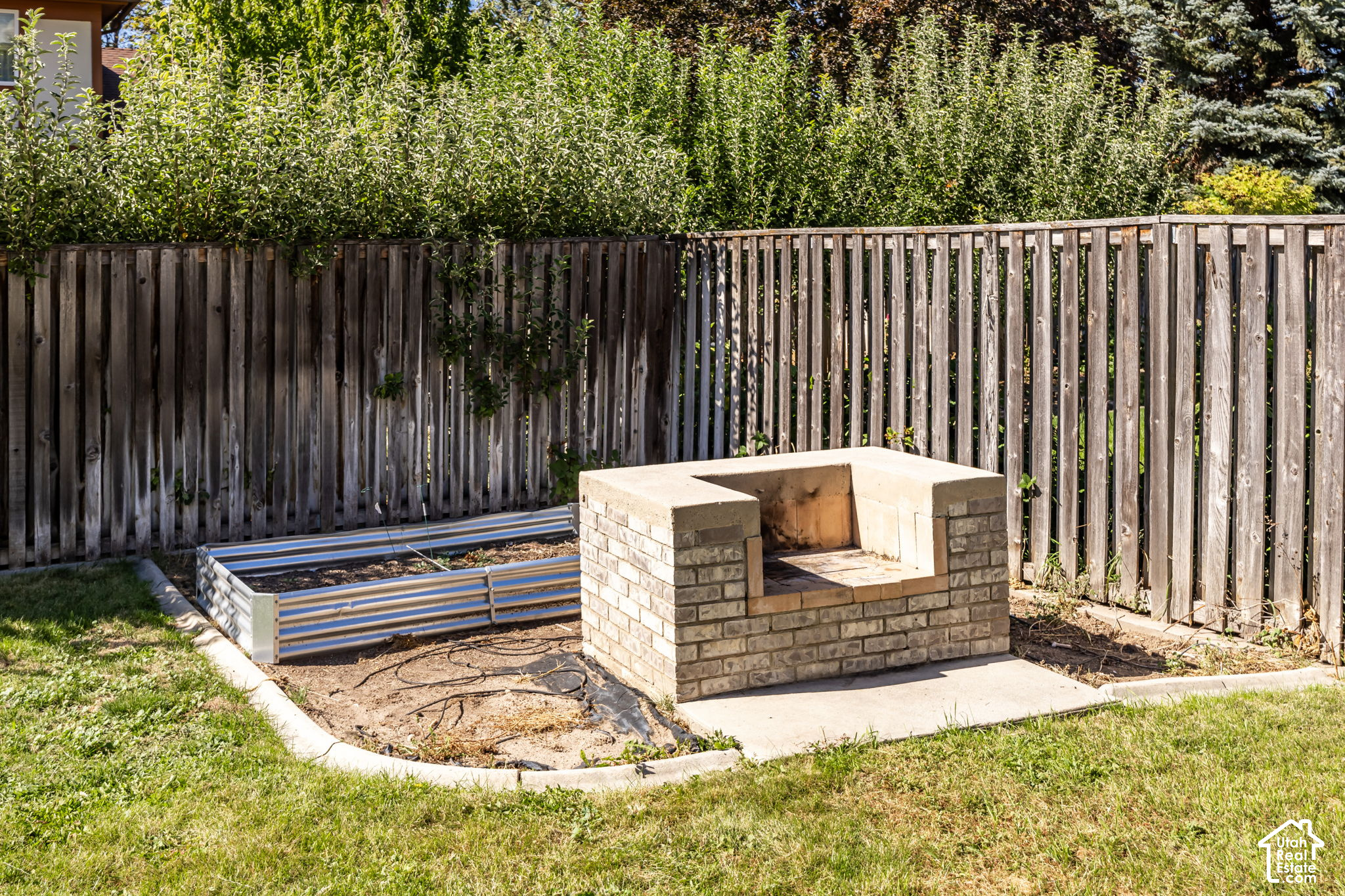 main property photo 40
