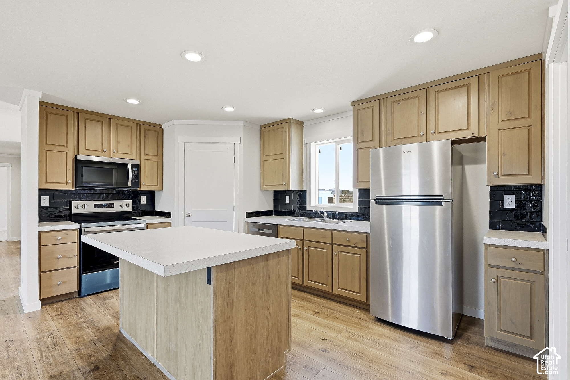main property photo 8