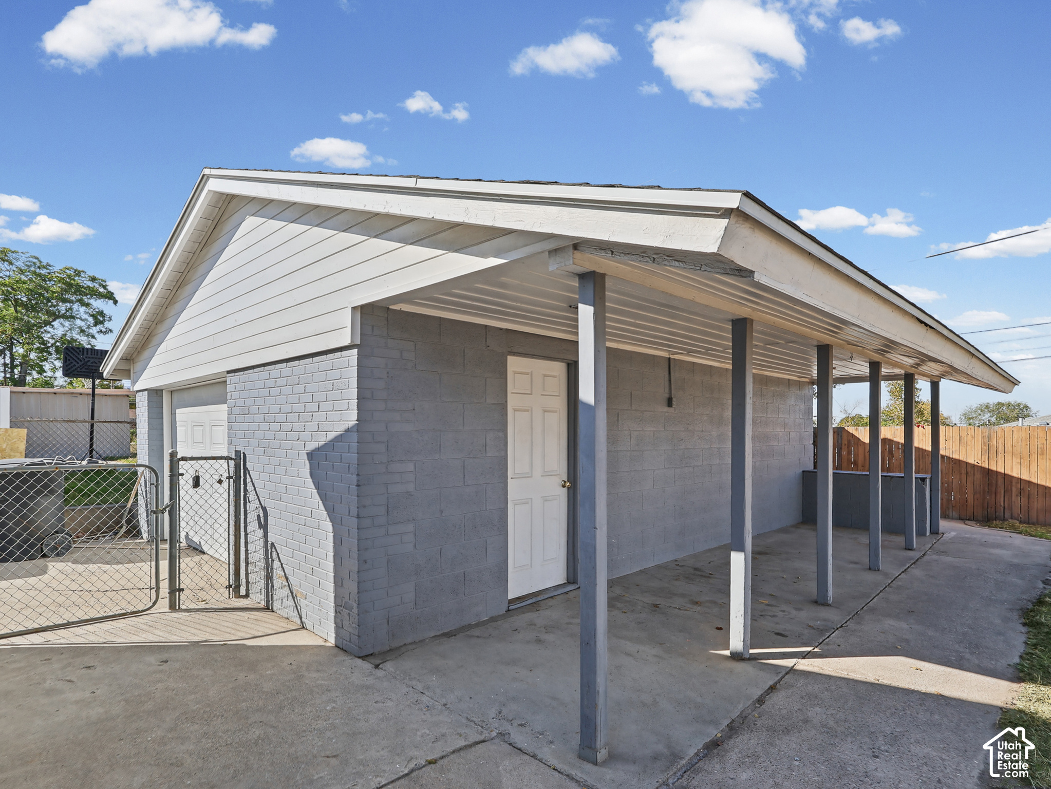main property photo 30