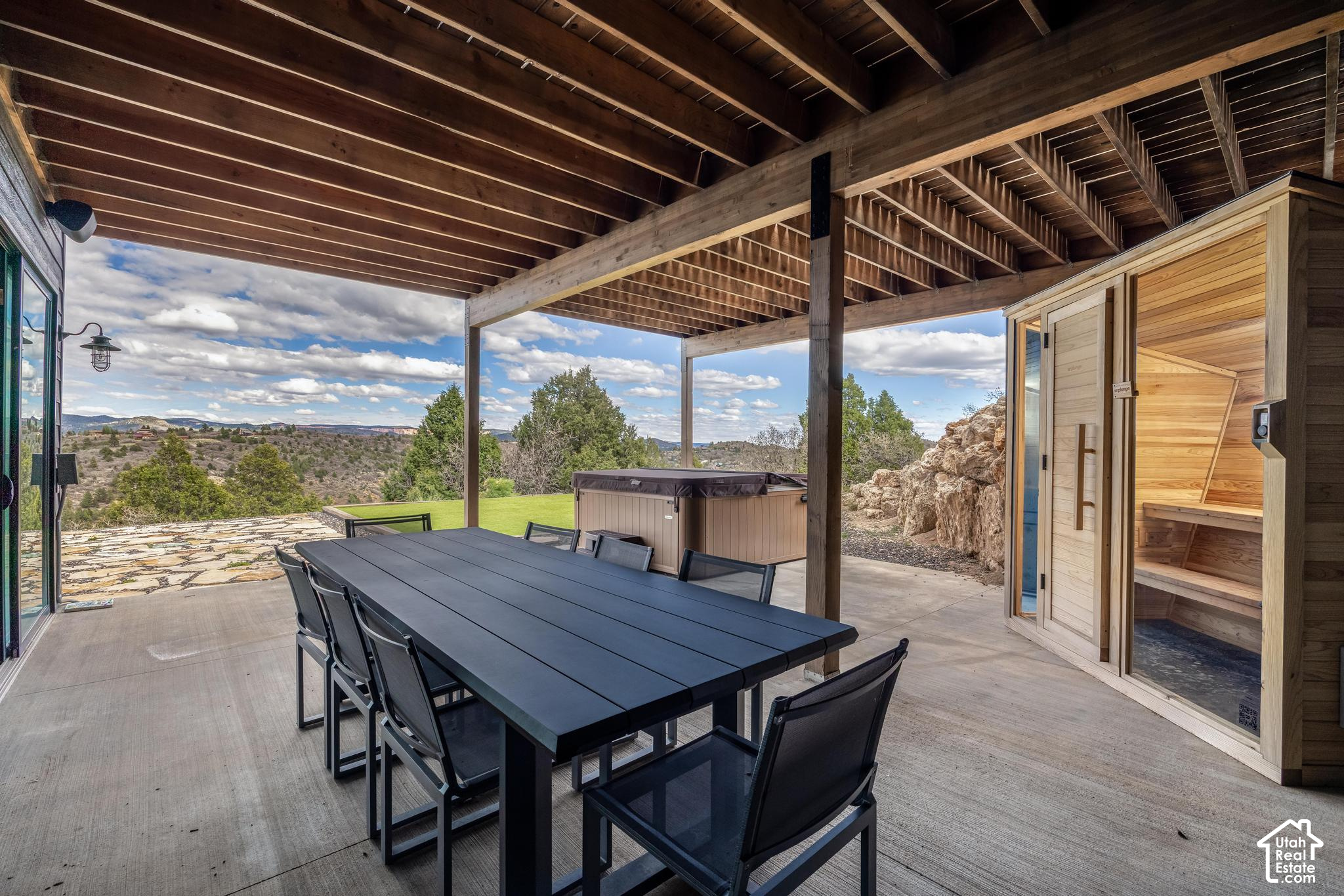 main property photo 31