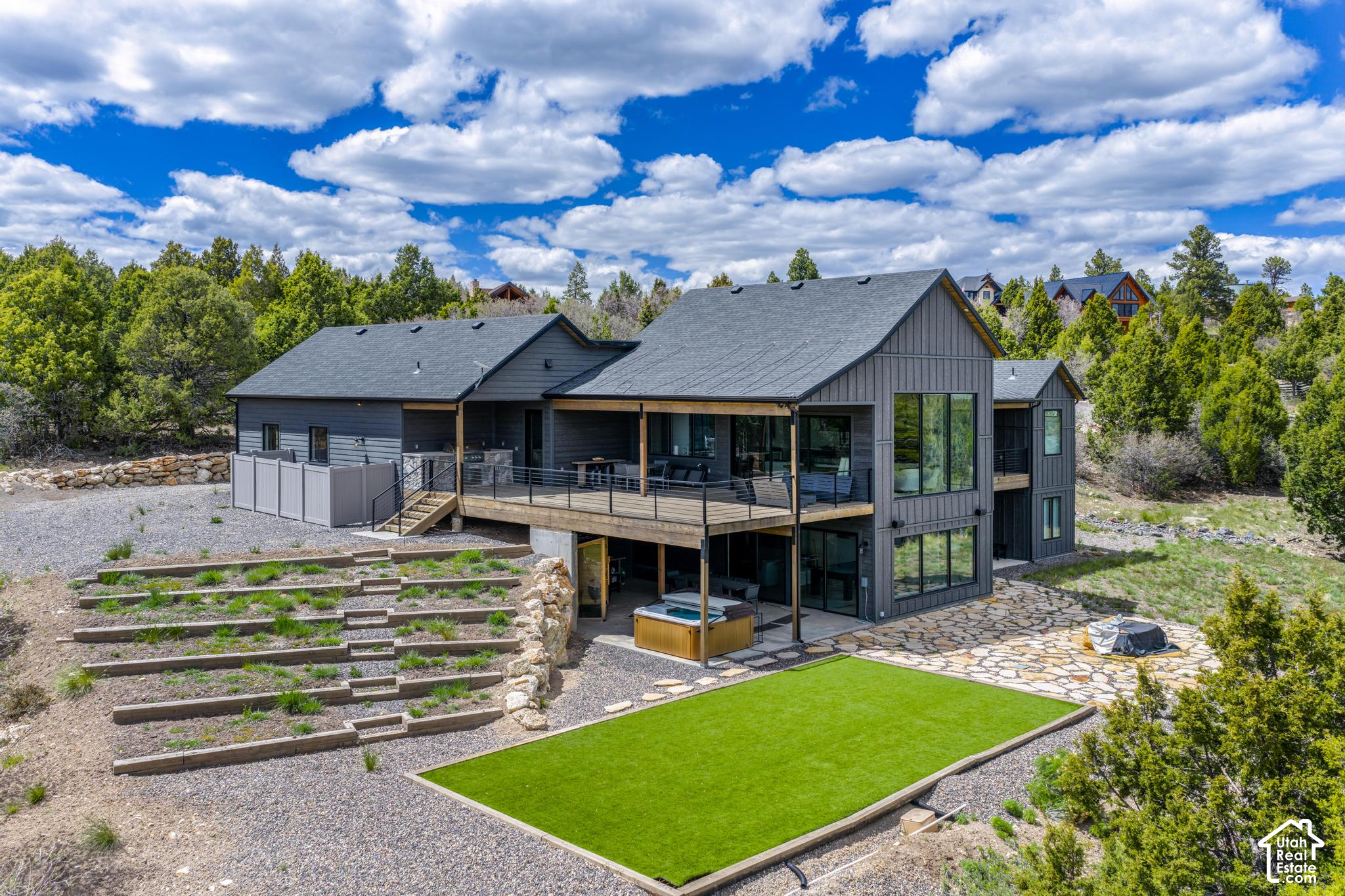 main property photo 40