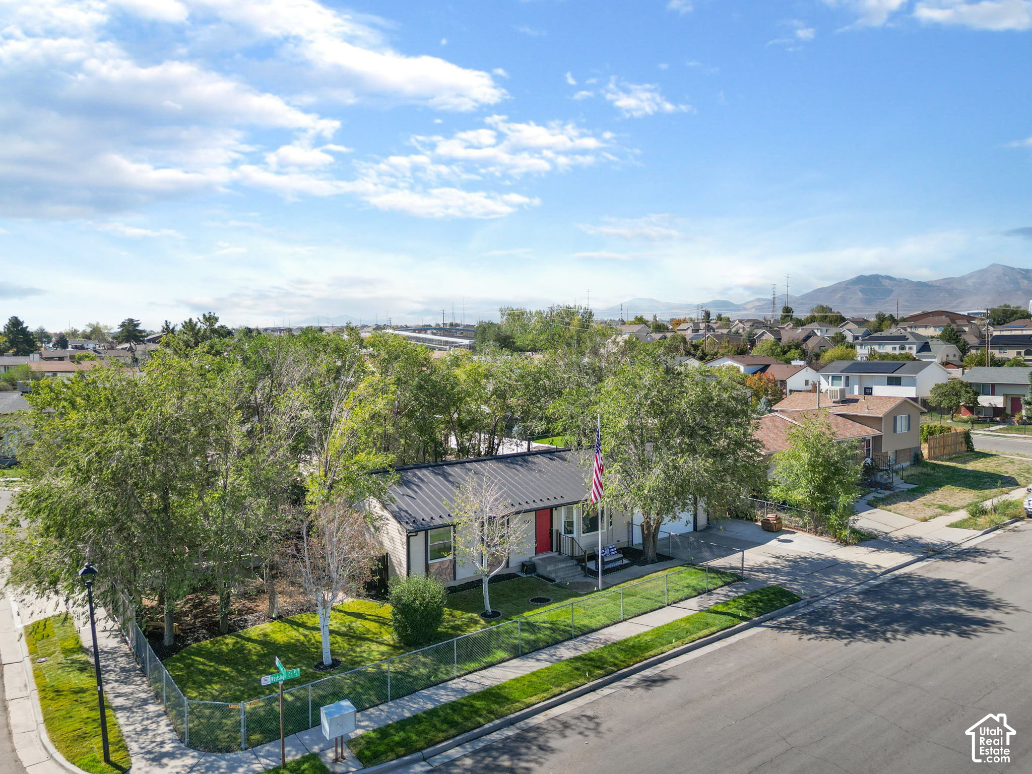 main property photo 27