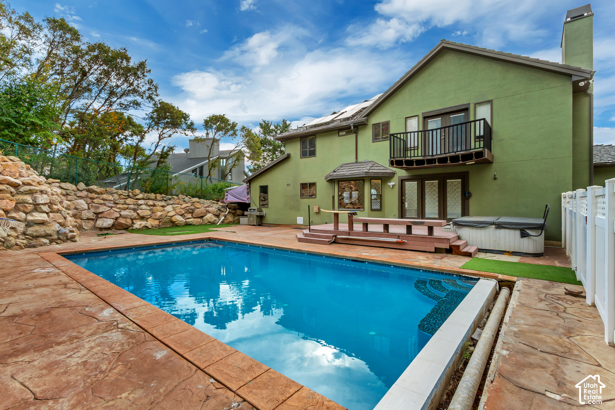 main property photo 9