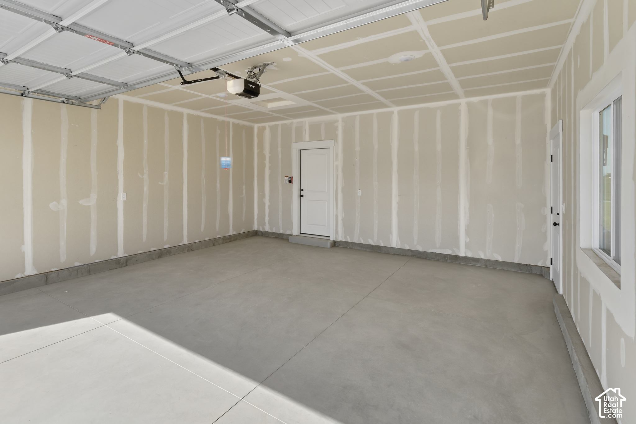 main property photo 50