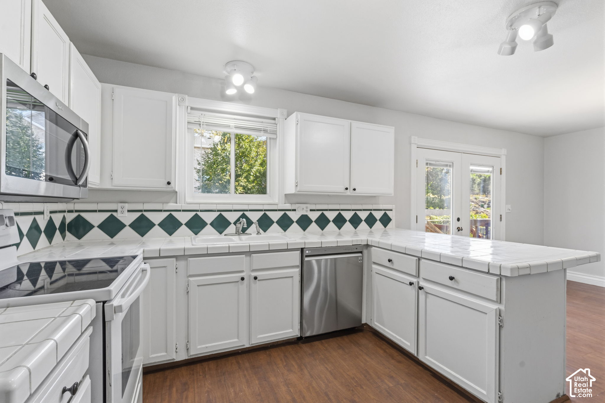 main property photo 15