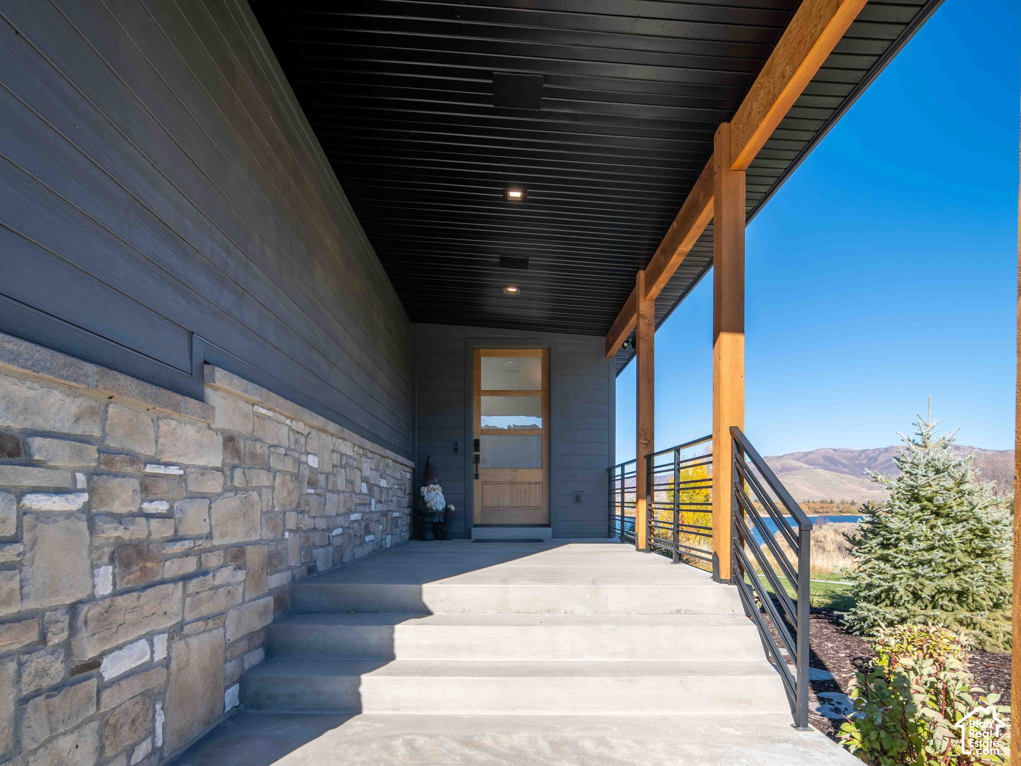 main property photo 78