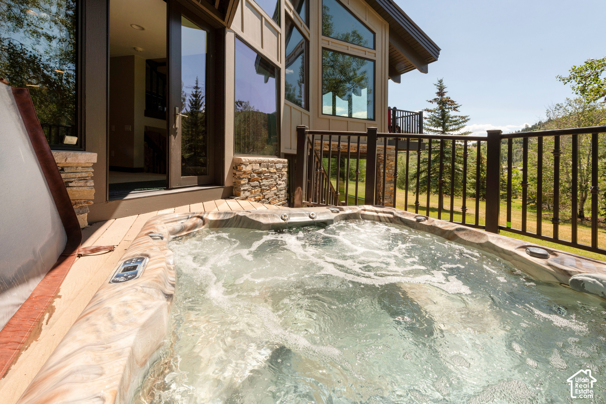 main property photo 24