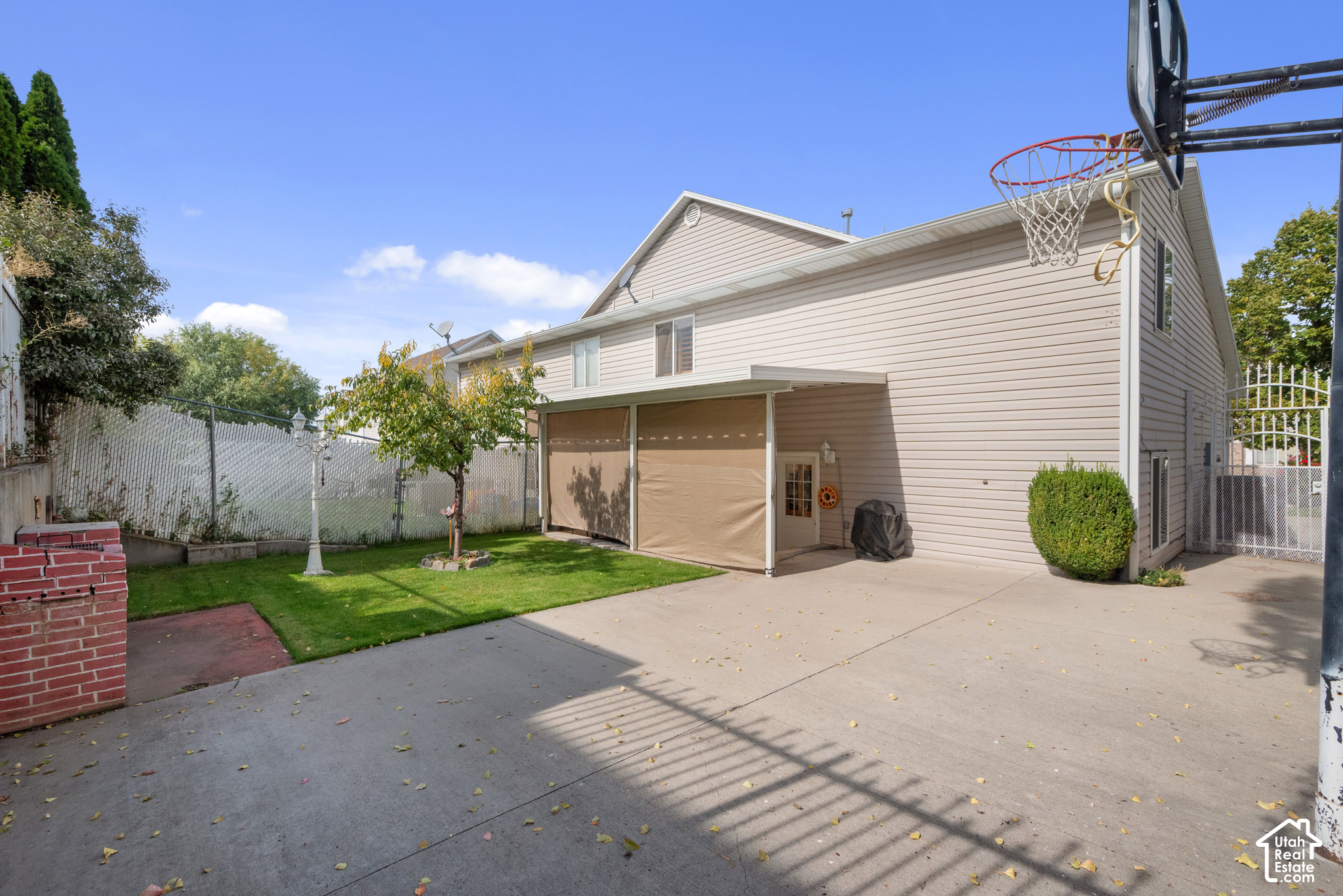 main property photo 19