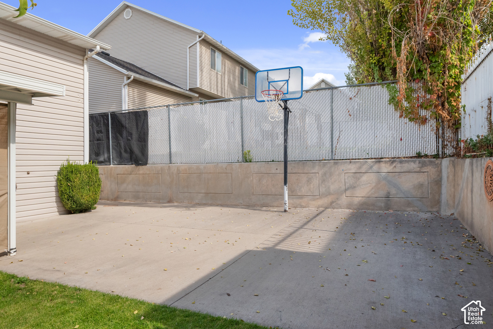 main property photo 22