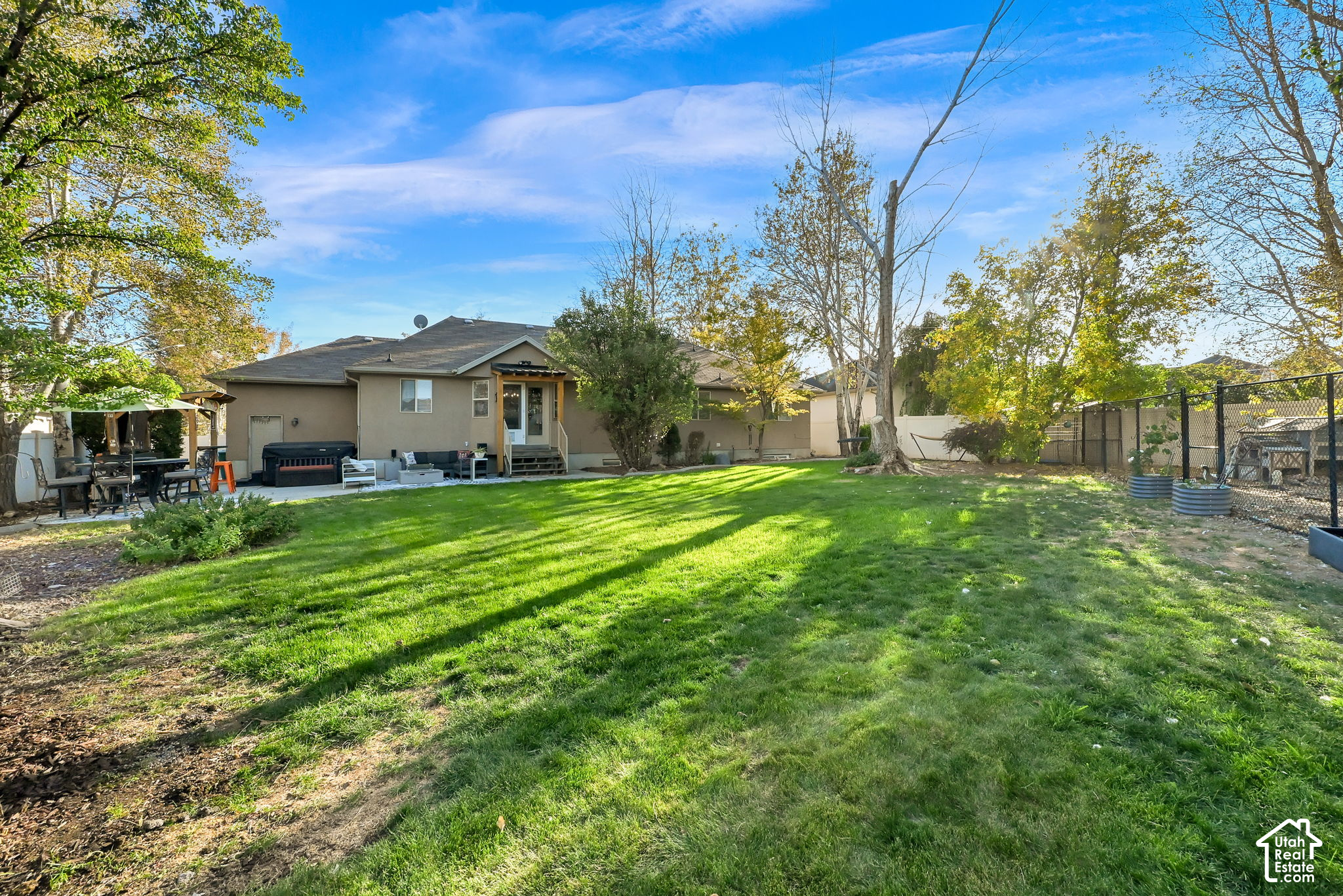 main property photo 24