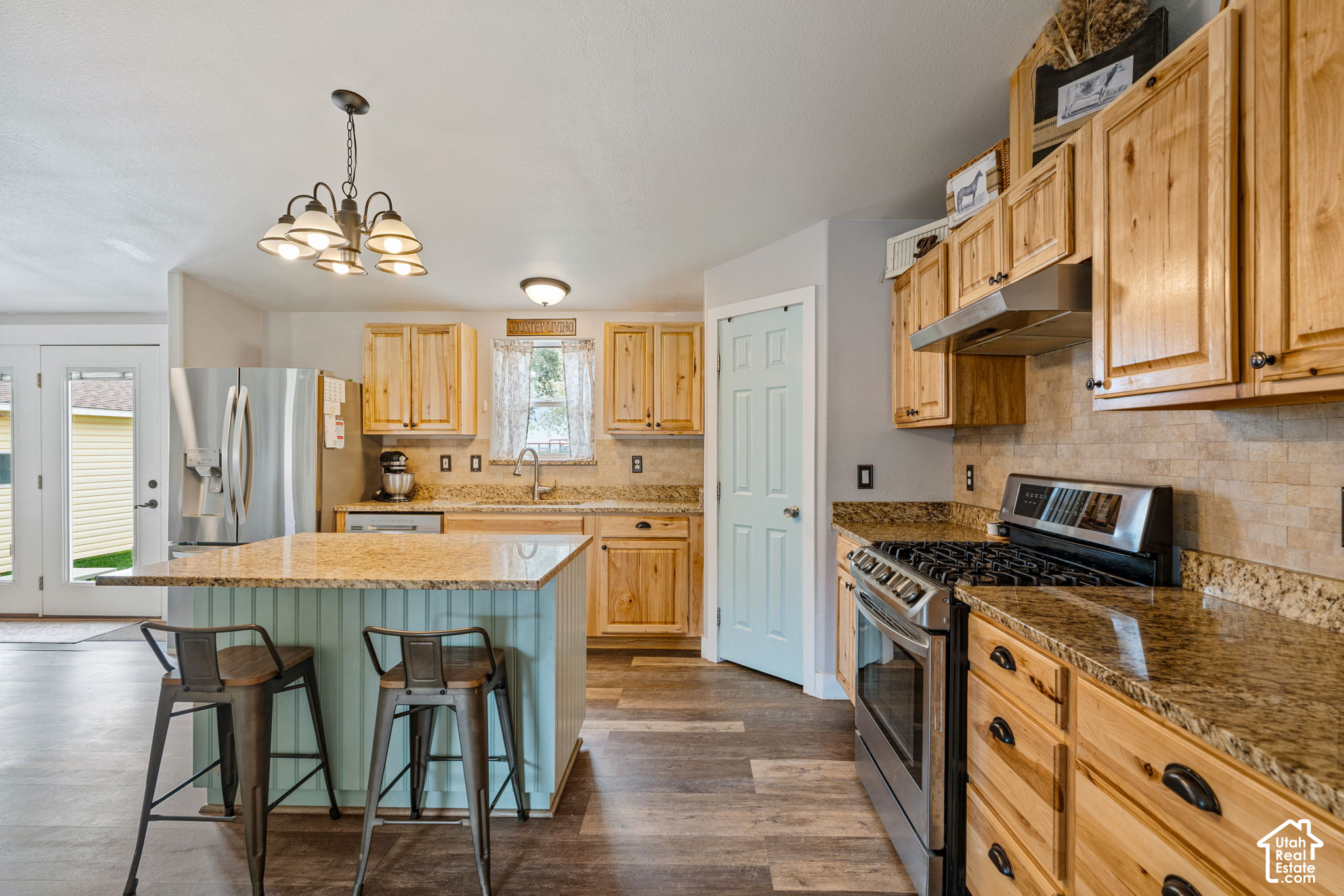 main property photo 12