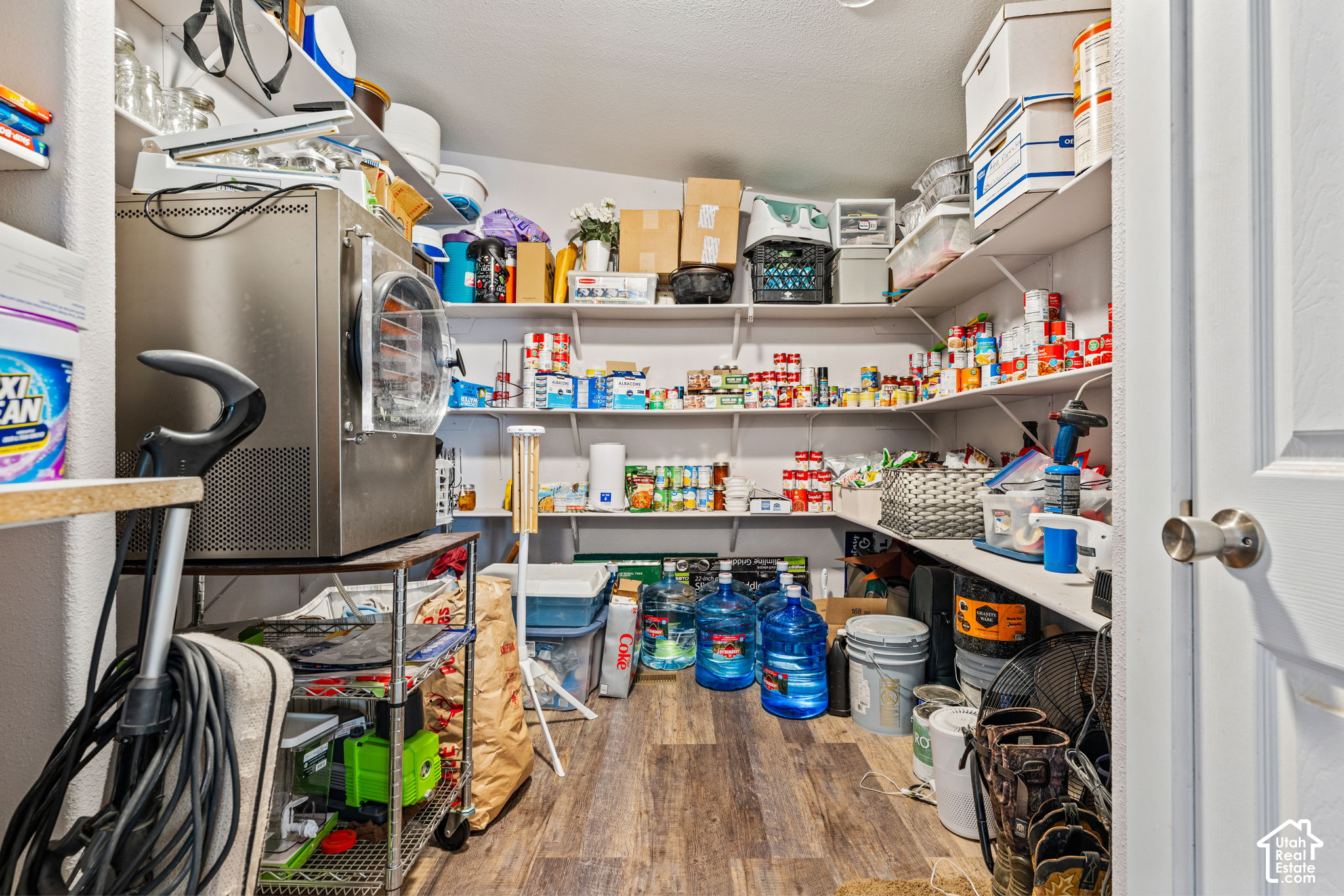 main property photo 31