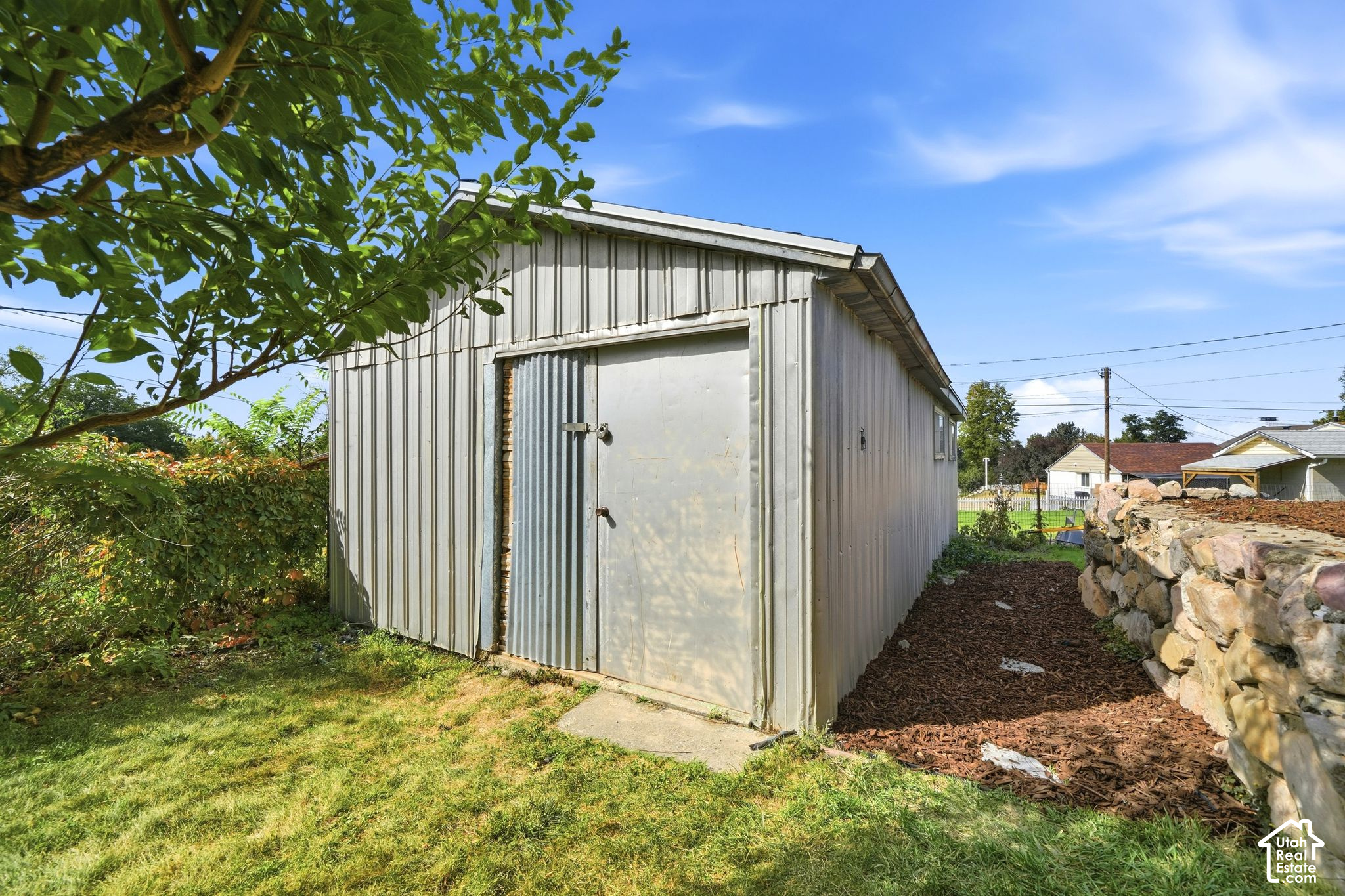 main property photo 25