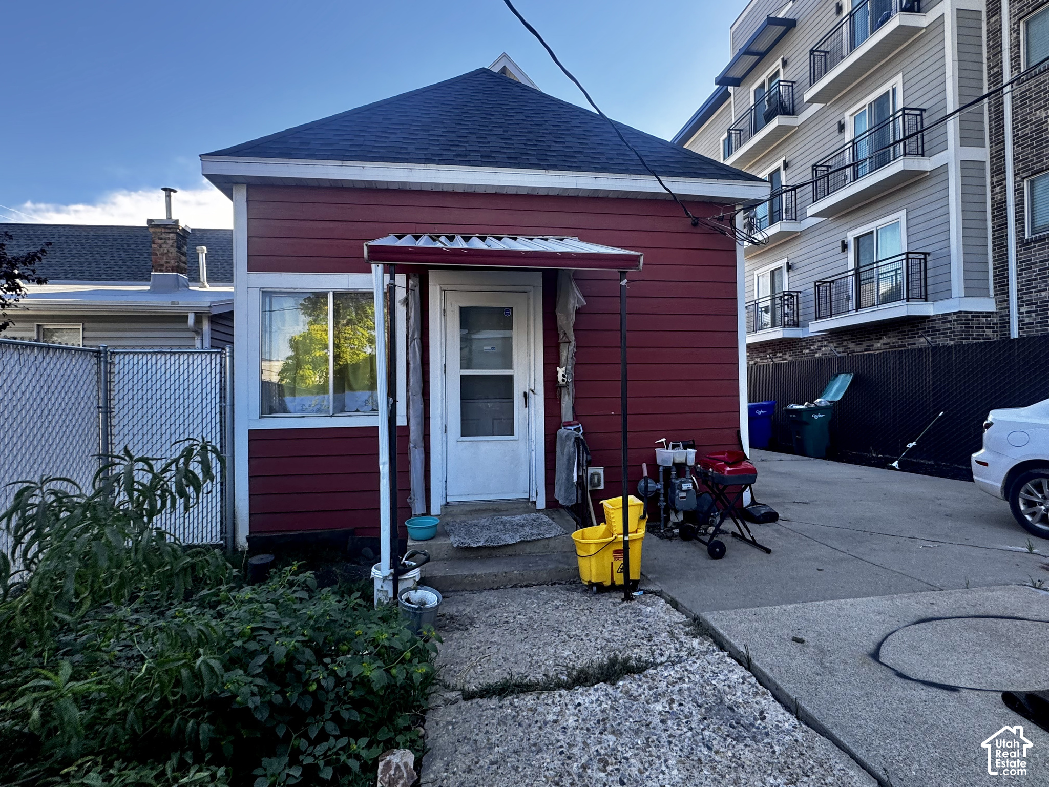 main property photo 30