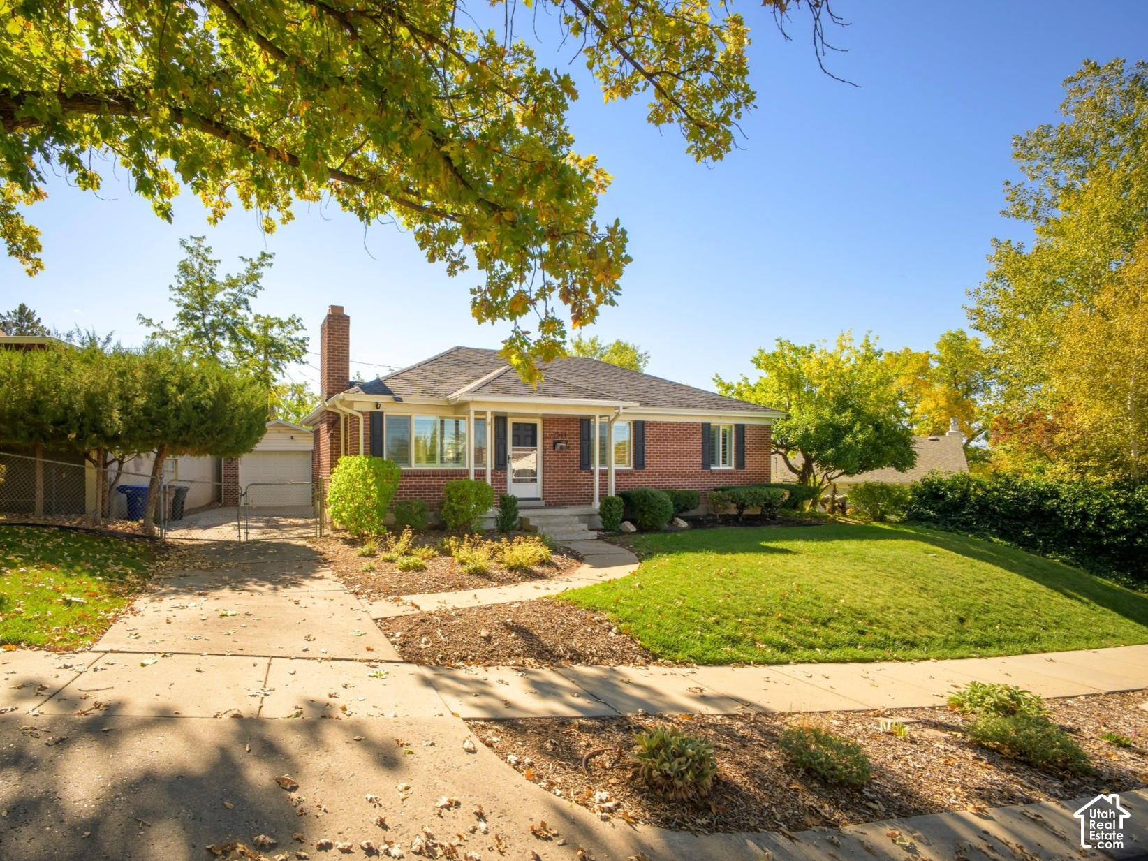 main property photo 33