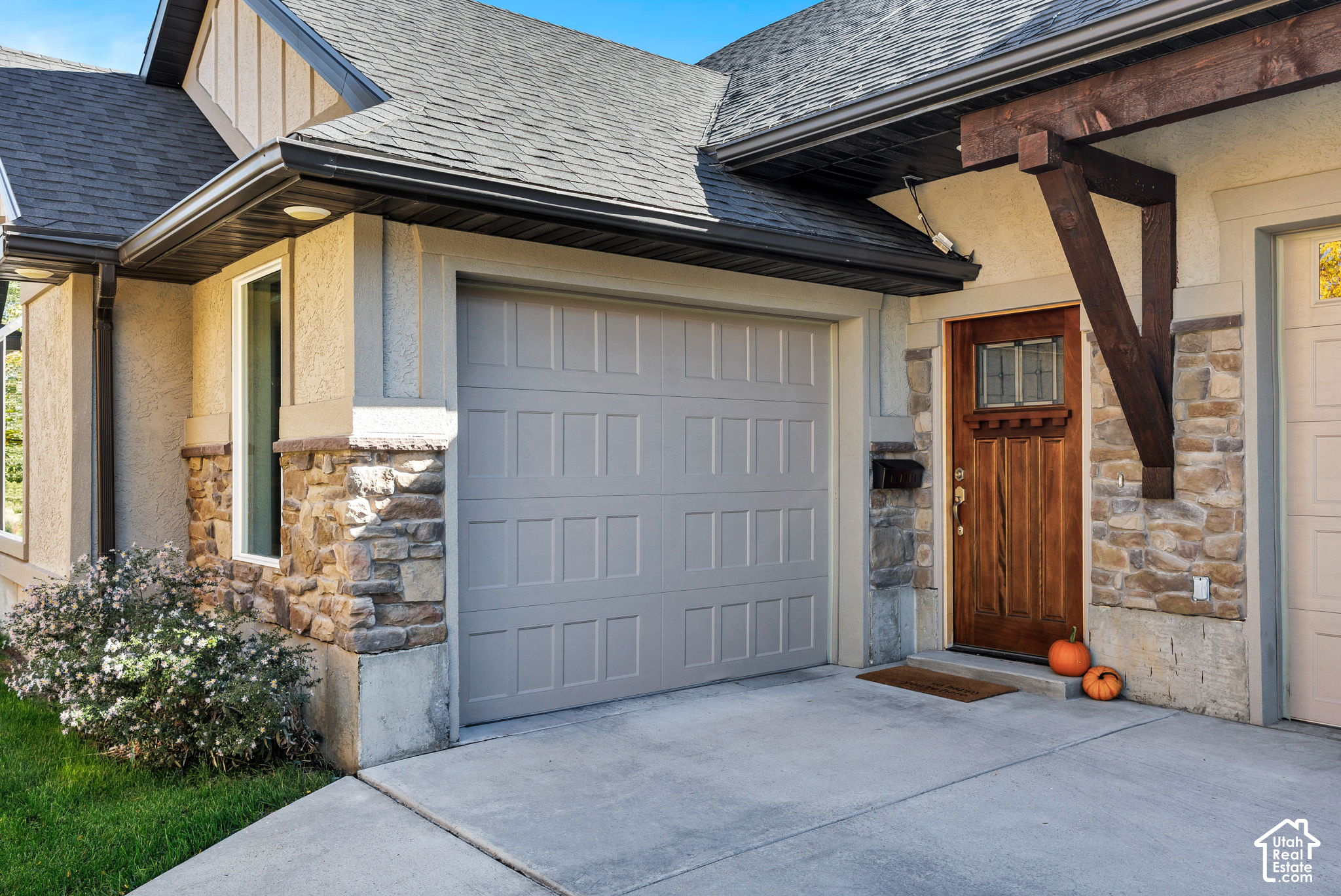 main property photo 67