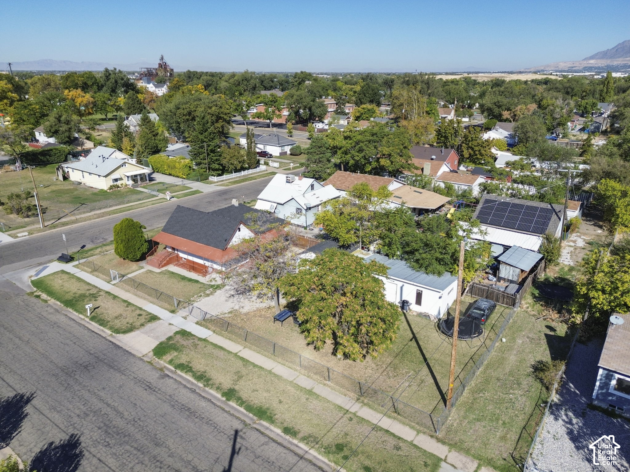 main property photo 29