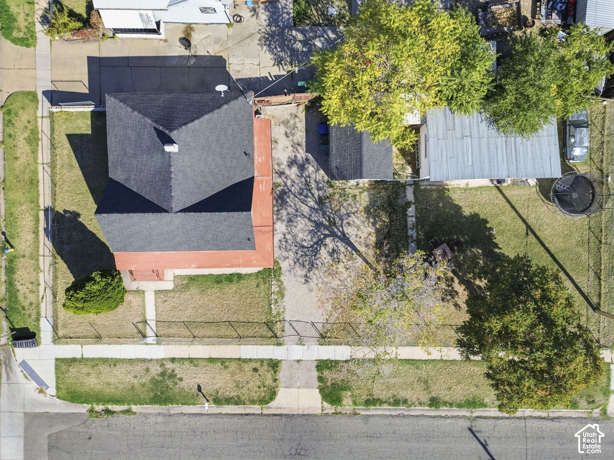 main property photo 30