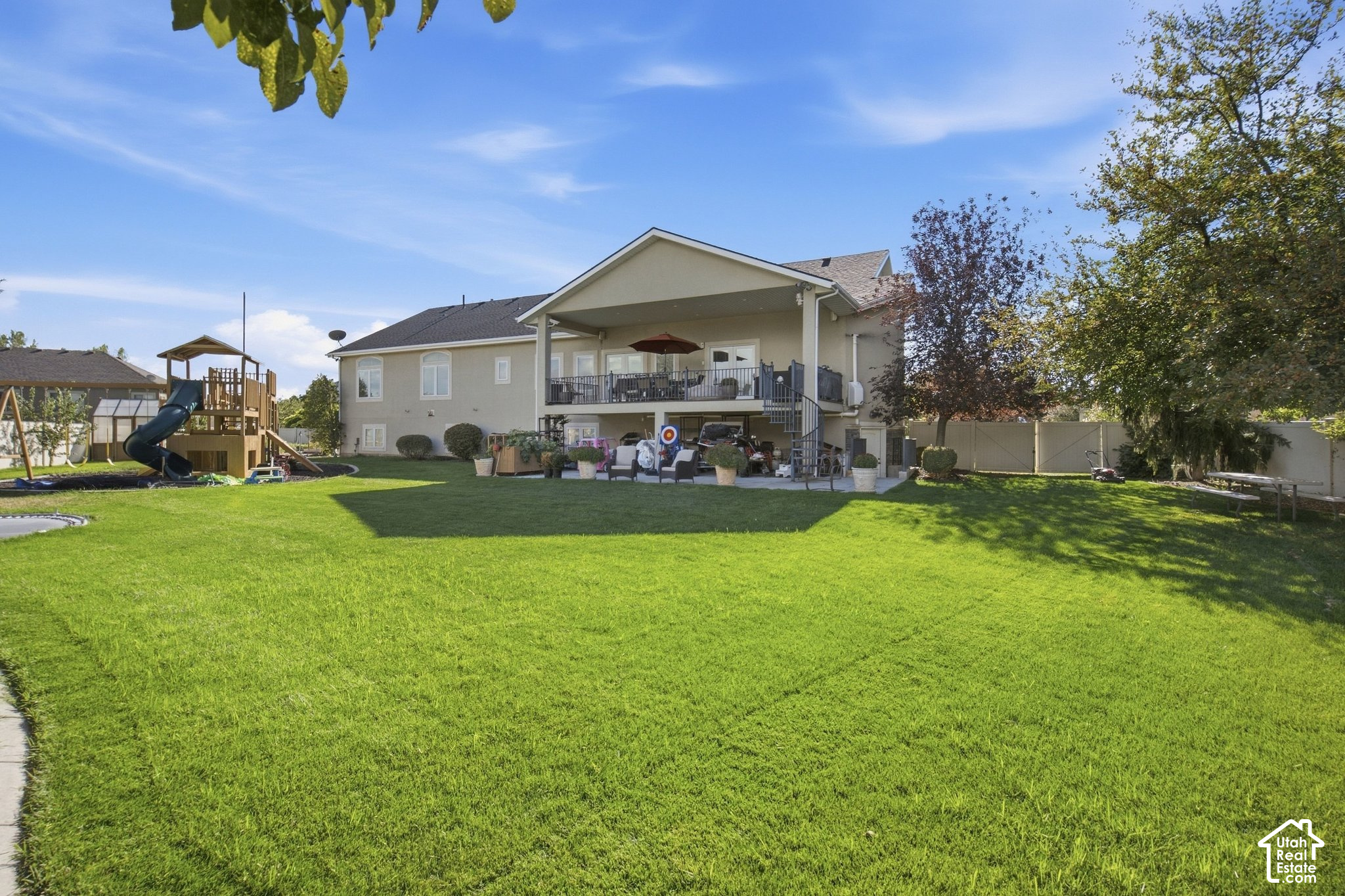 main property photo 74