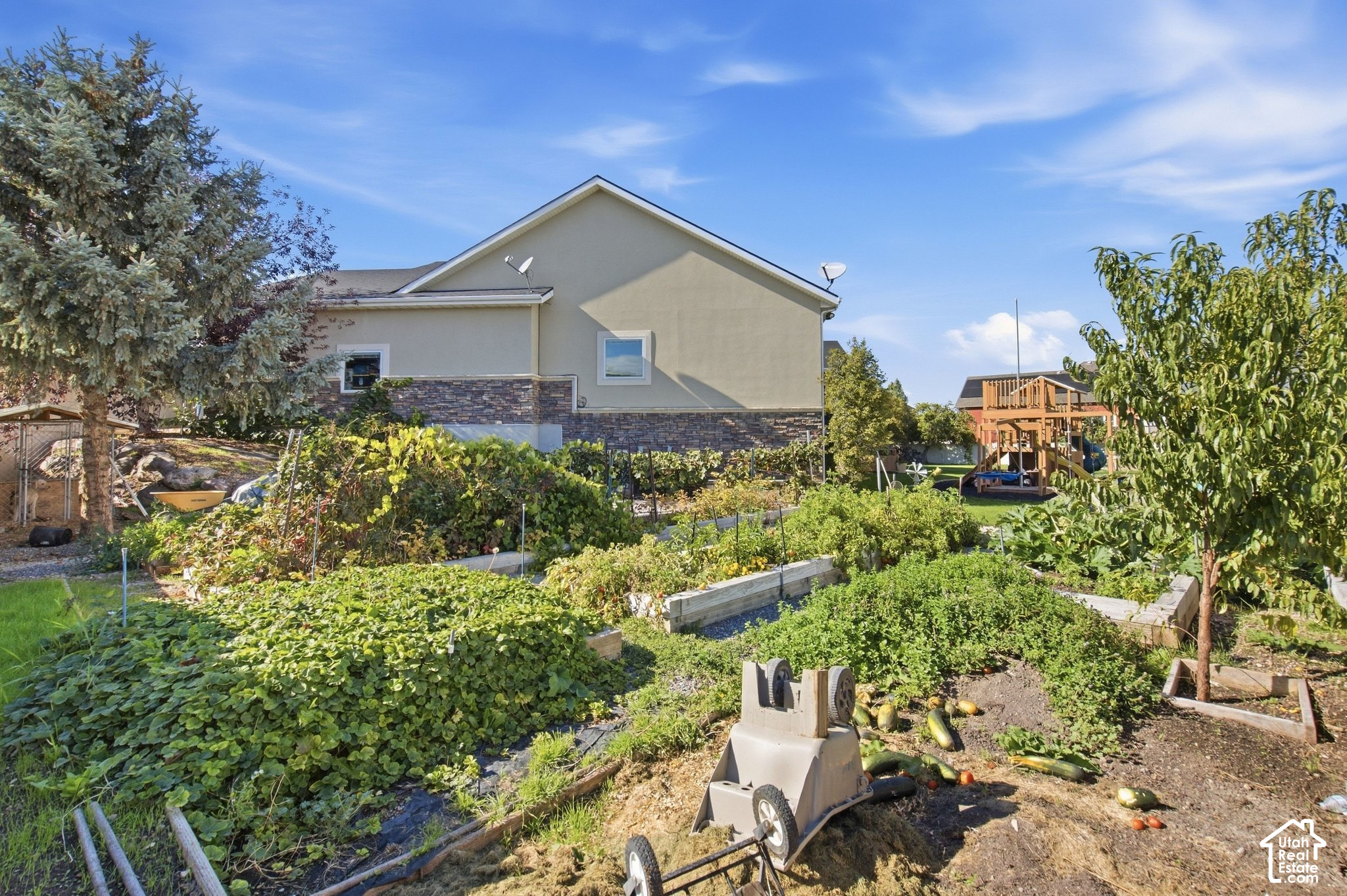 main property photo 80