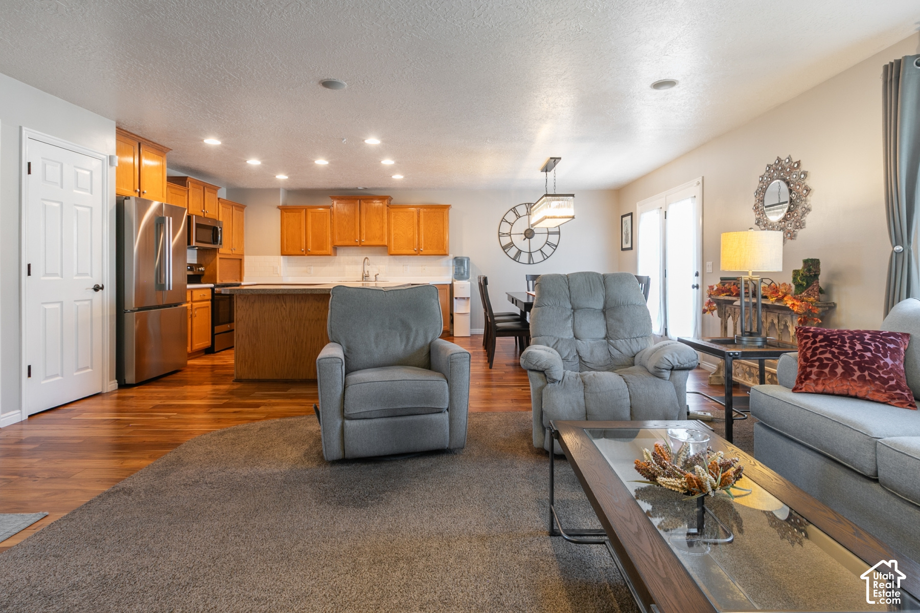 main property photo 6