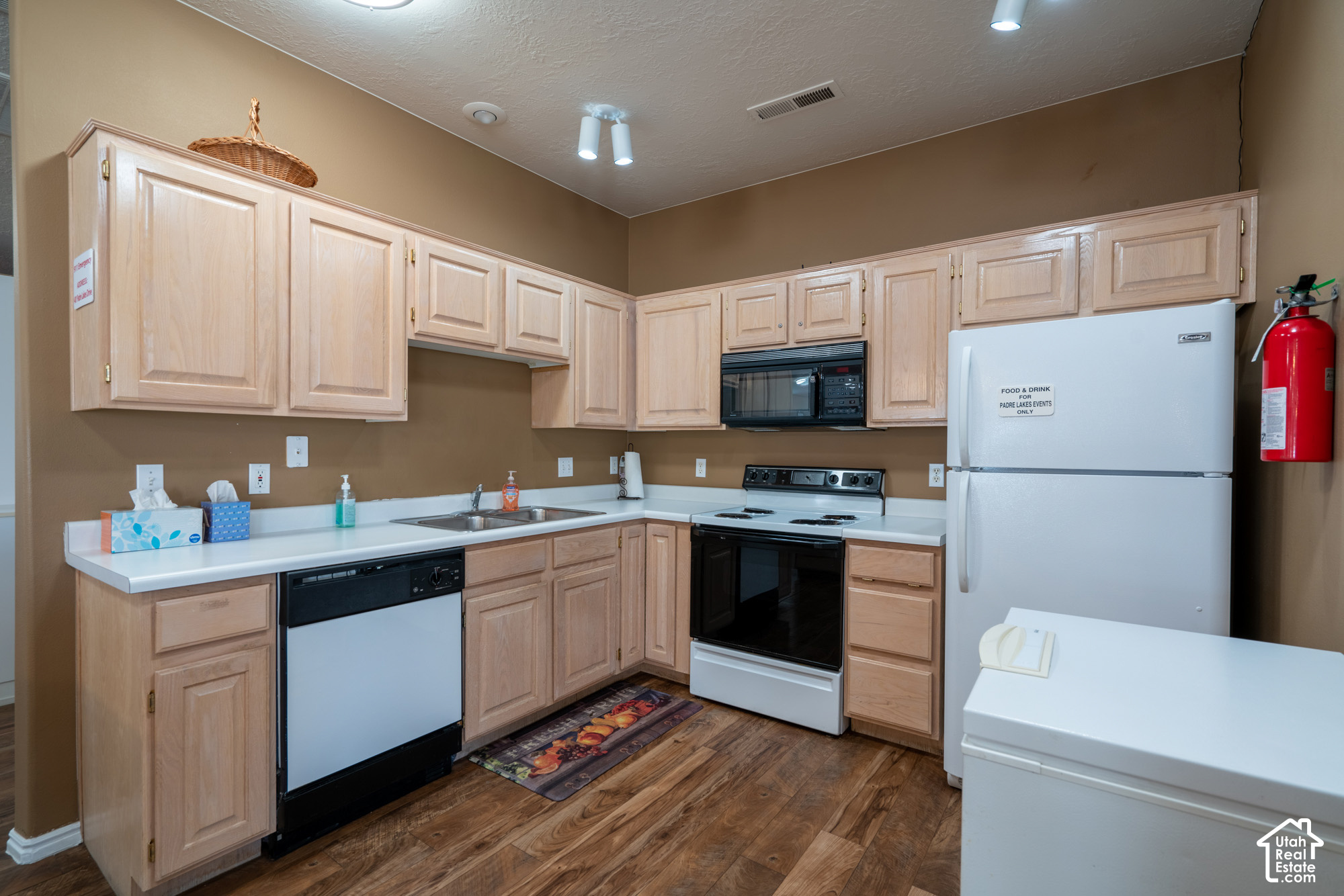 main property photo 71